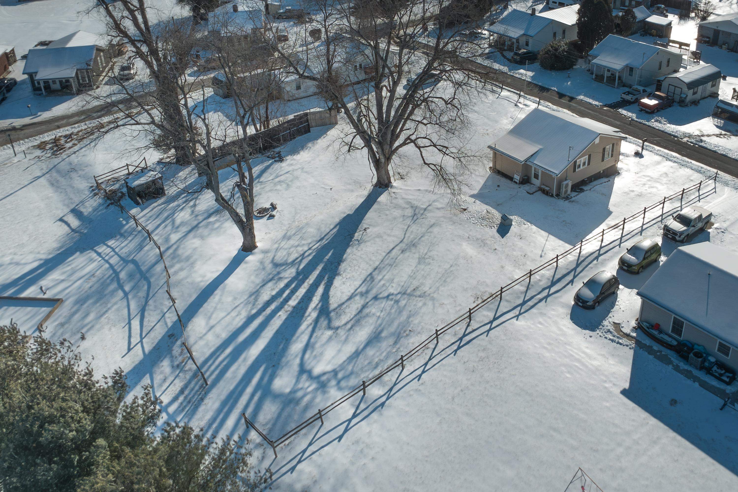 116 C Street Austinville VA 24312