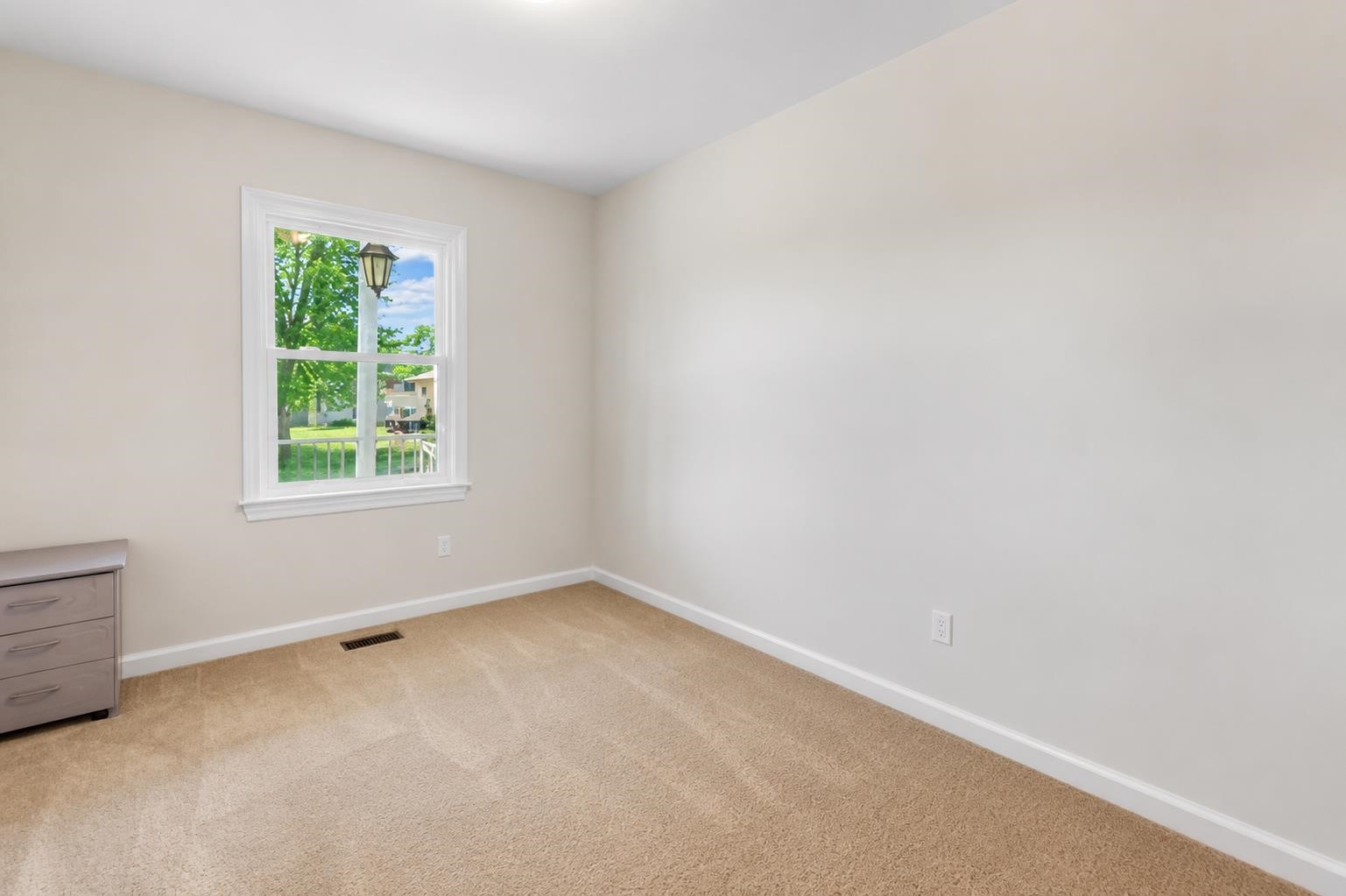 100 Pine Street Narrows VA 24124