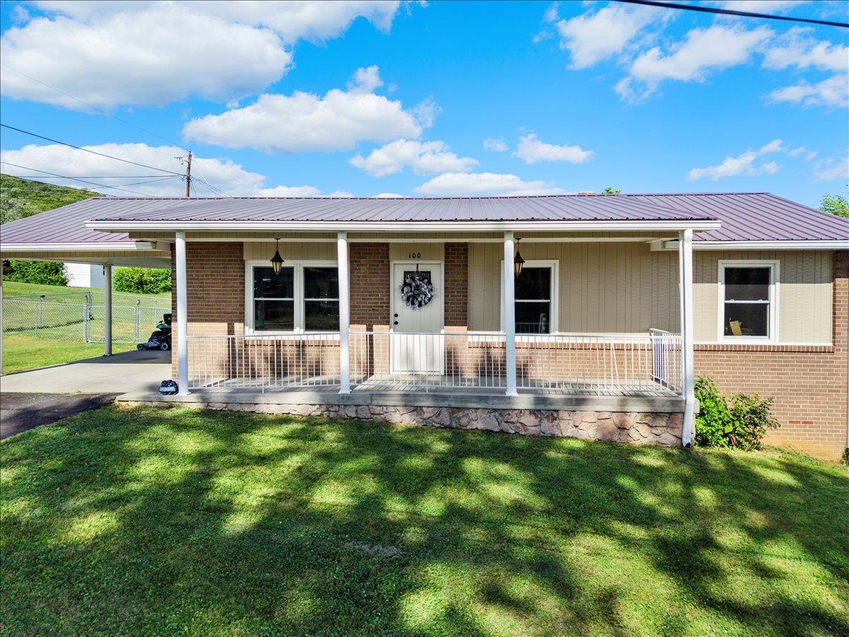 100 Pine Street Narrows VA 24124