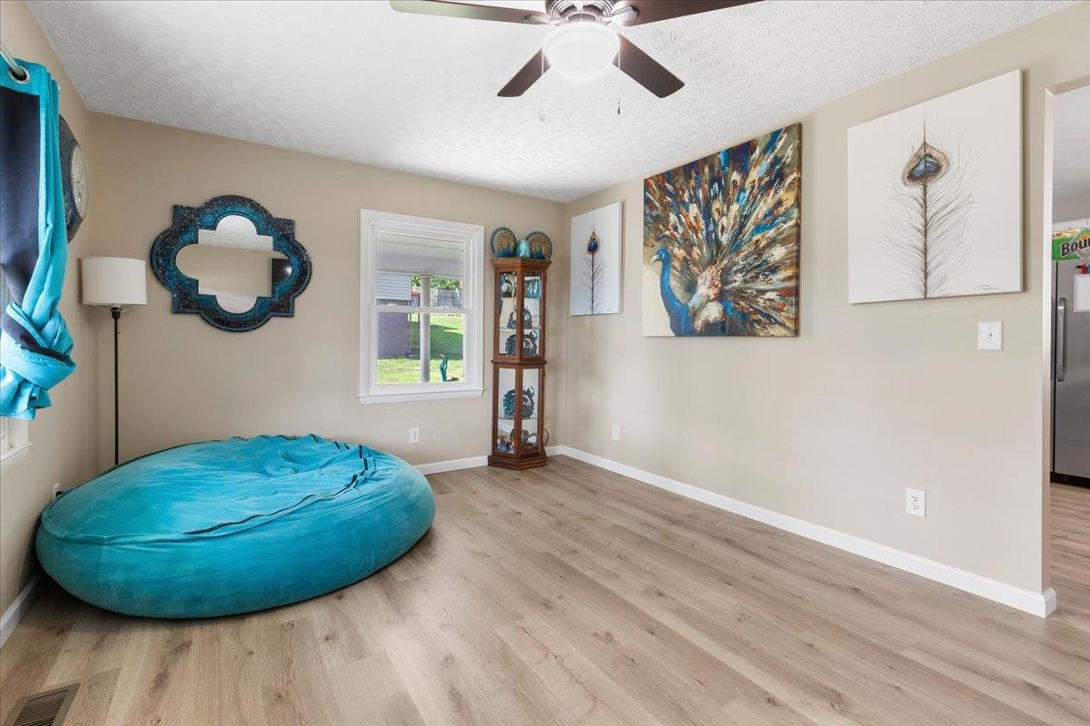 100 Pine Street Narrows VA 24124
