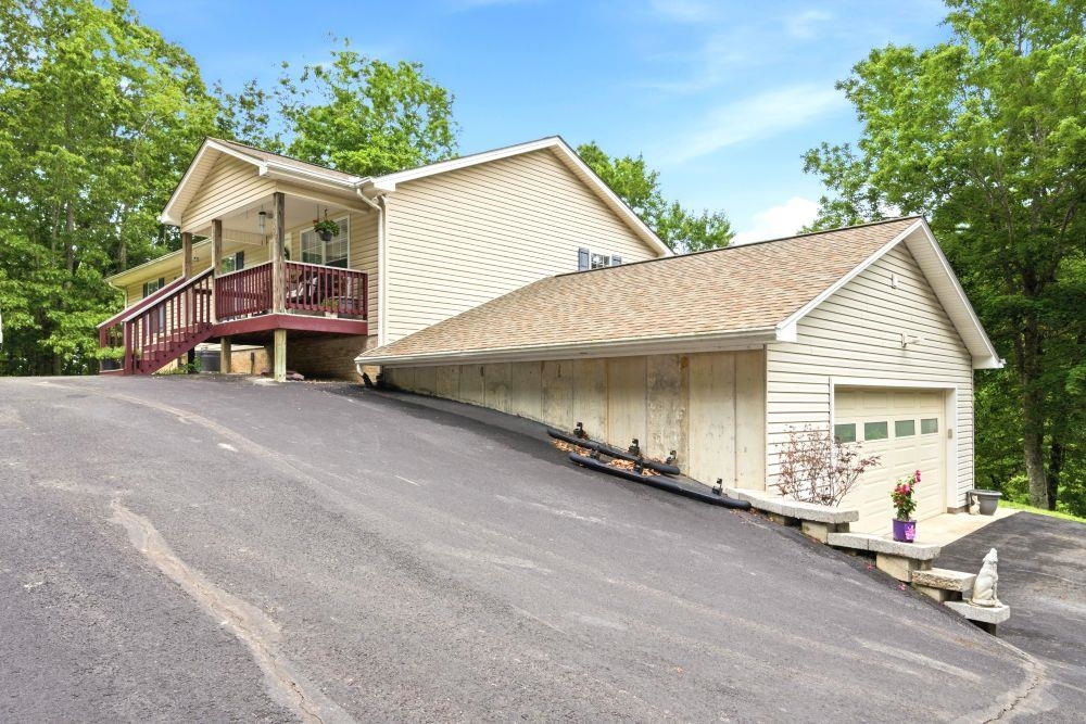 2601 Chaucer Lane Riner VA 24149