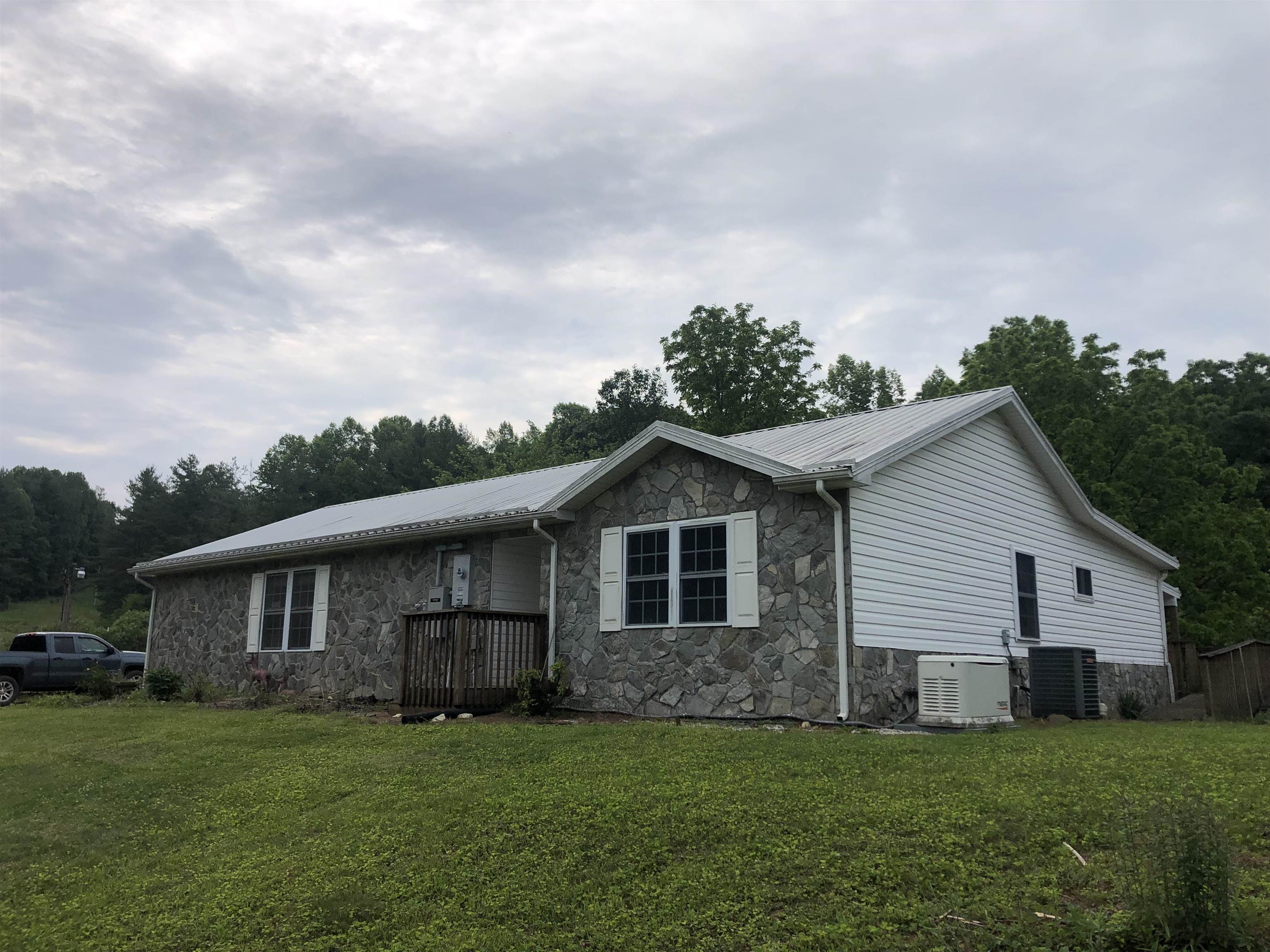 629 Paradise Lane Floyd VA 24091