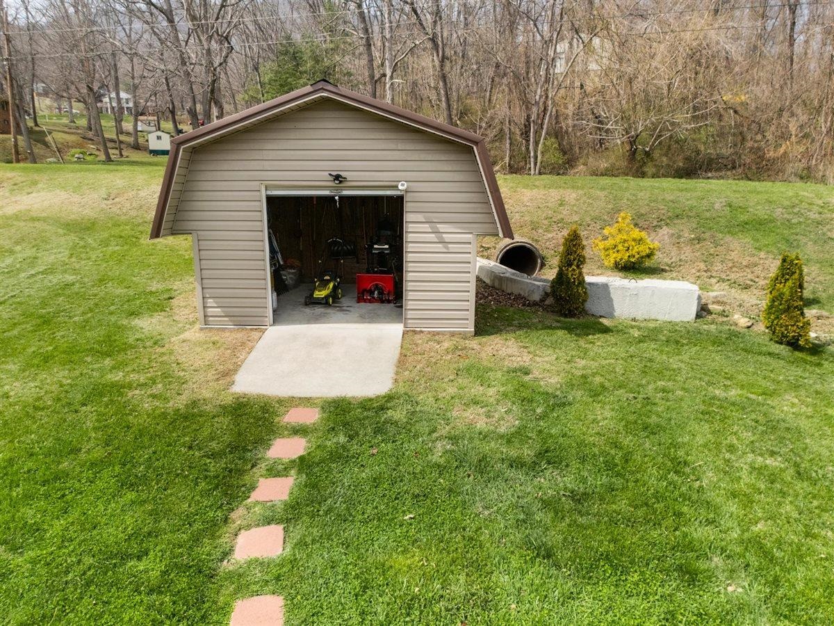 184 Farley Circle Pearisburg VA 24134