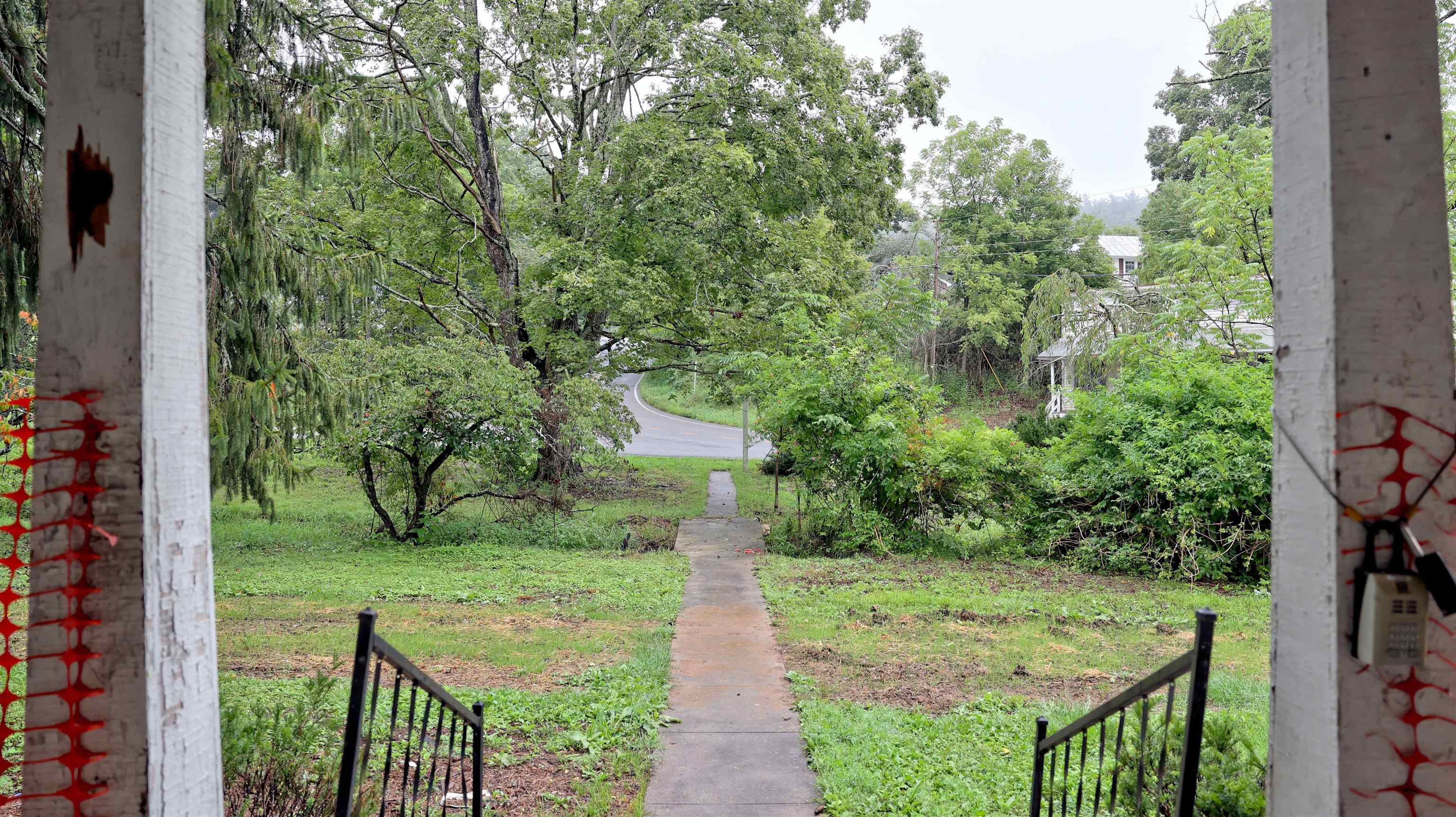 1439 Daniels Run Road NE Check VA 24072