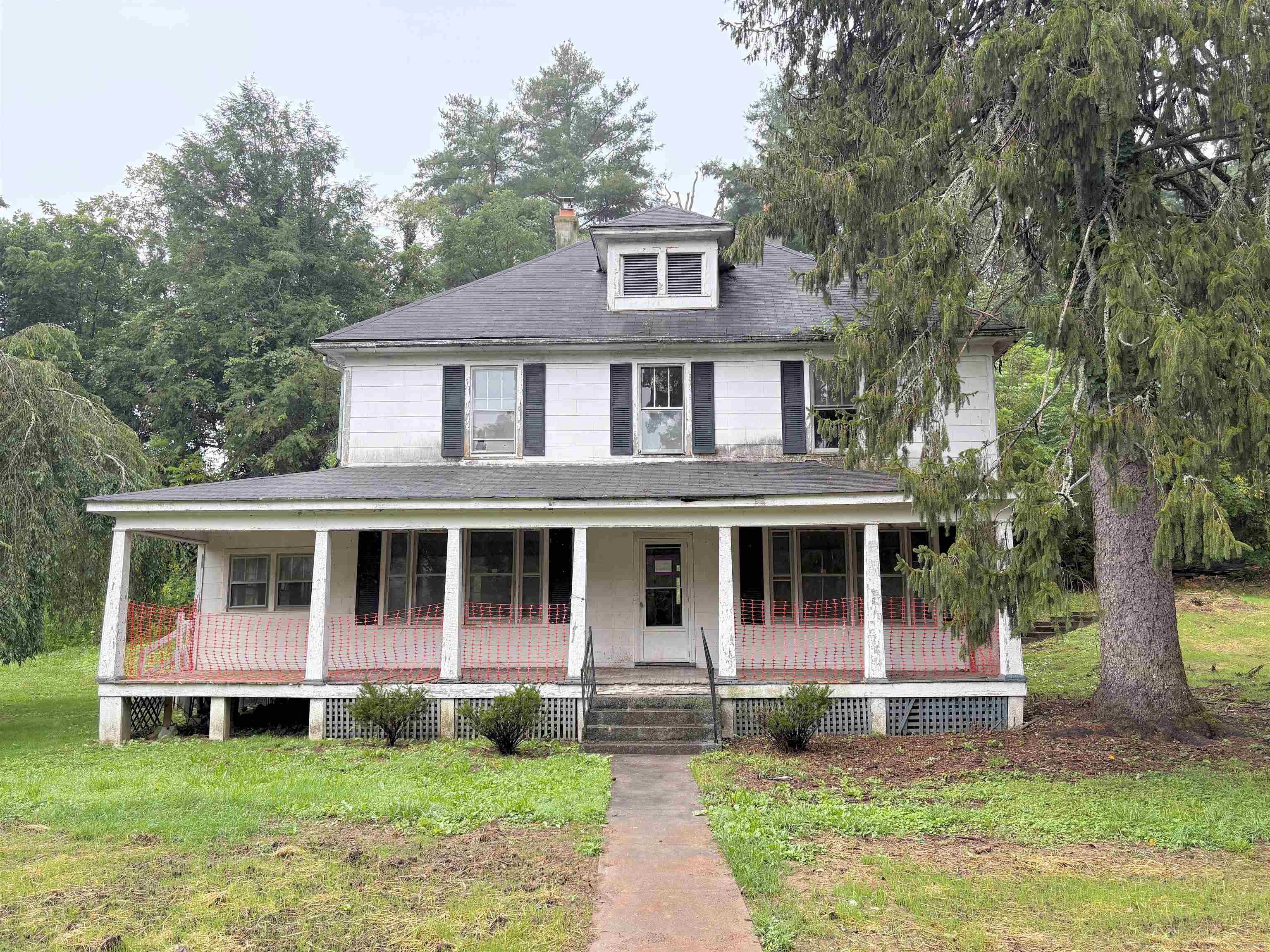 1439 Daniels Run Road NE Check VA 24072