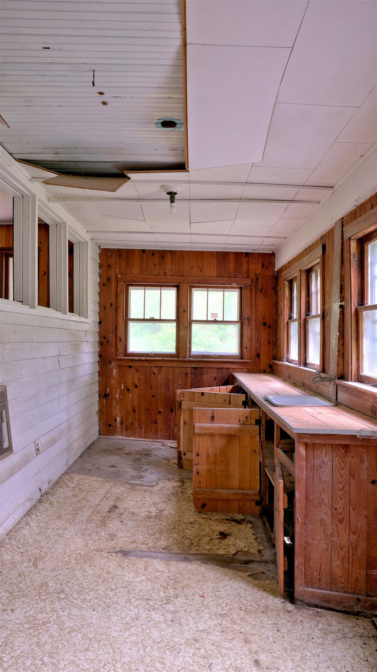 1439 Daniels Run Road NE Check VA 24072