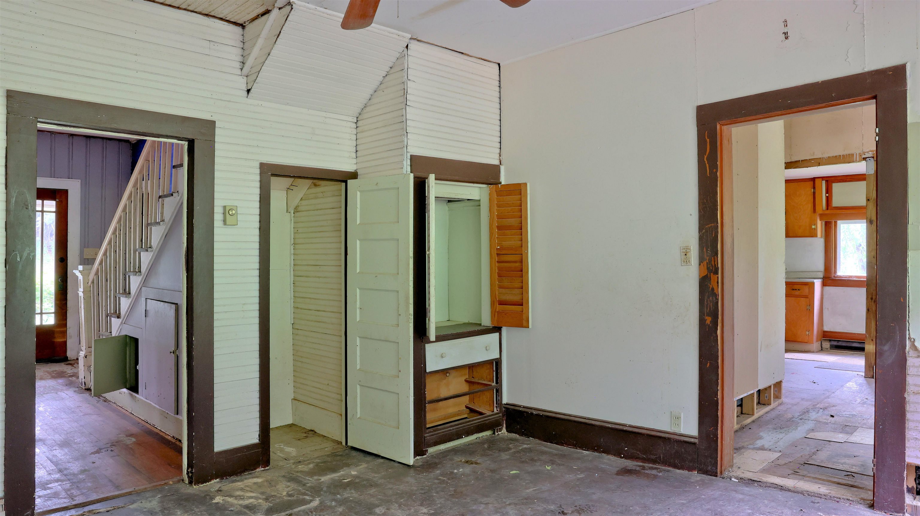 1439 Daniels Run Road NE Check VA 24072