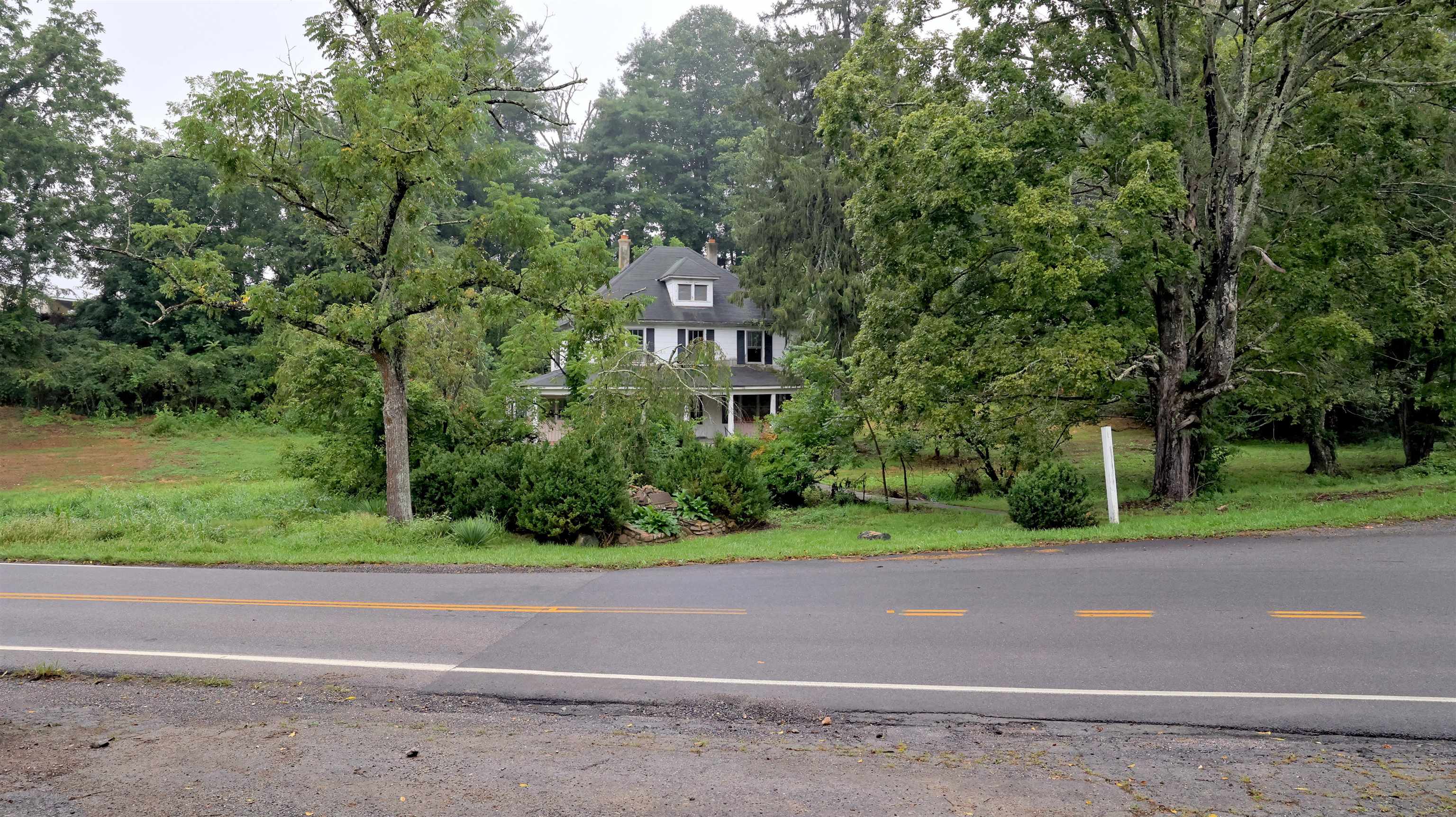 1439 Daniels Run Road NE Check VA 24072