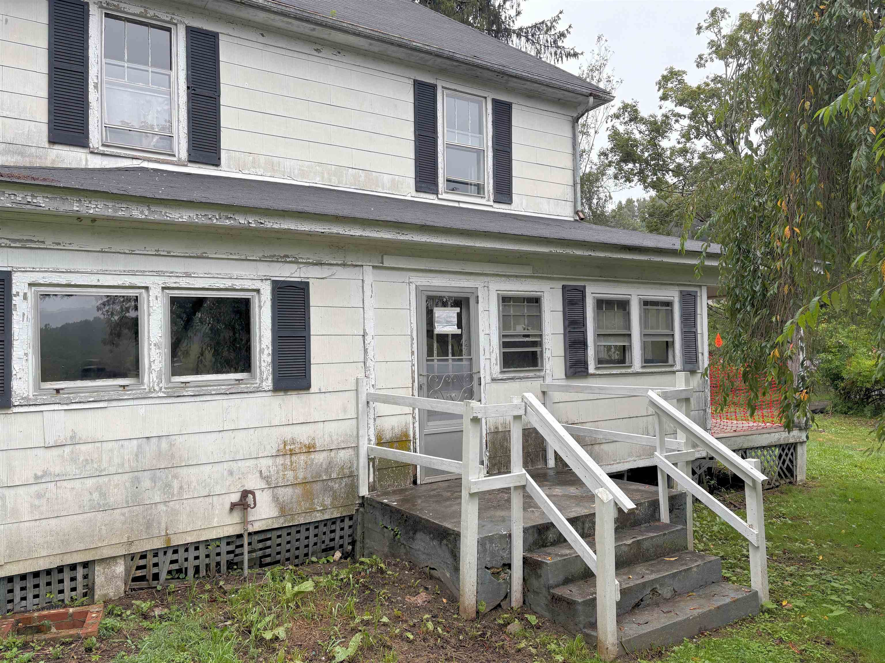 1439 Daniels Run Road NE Check VA 24072