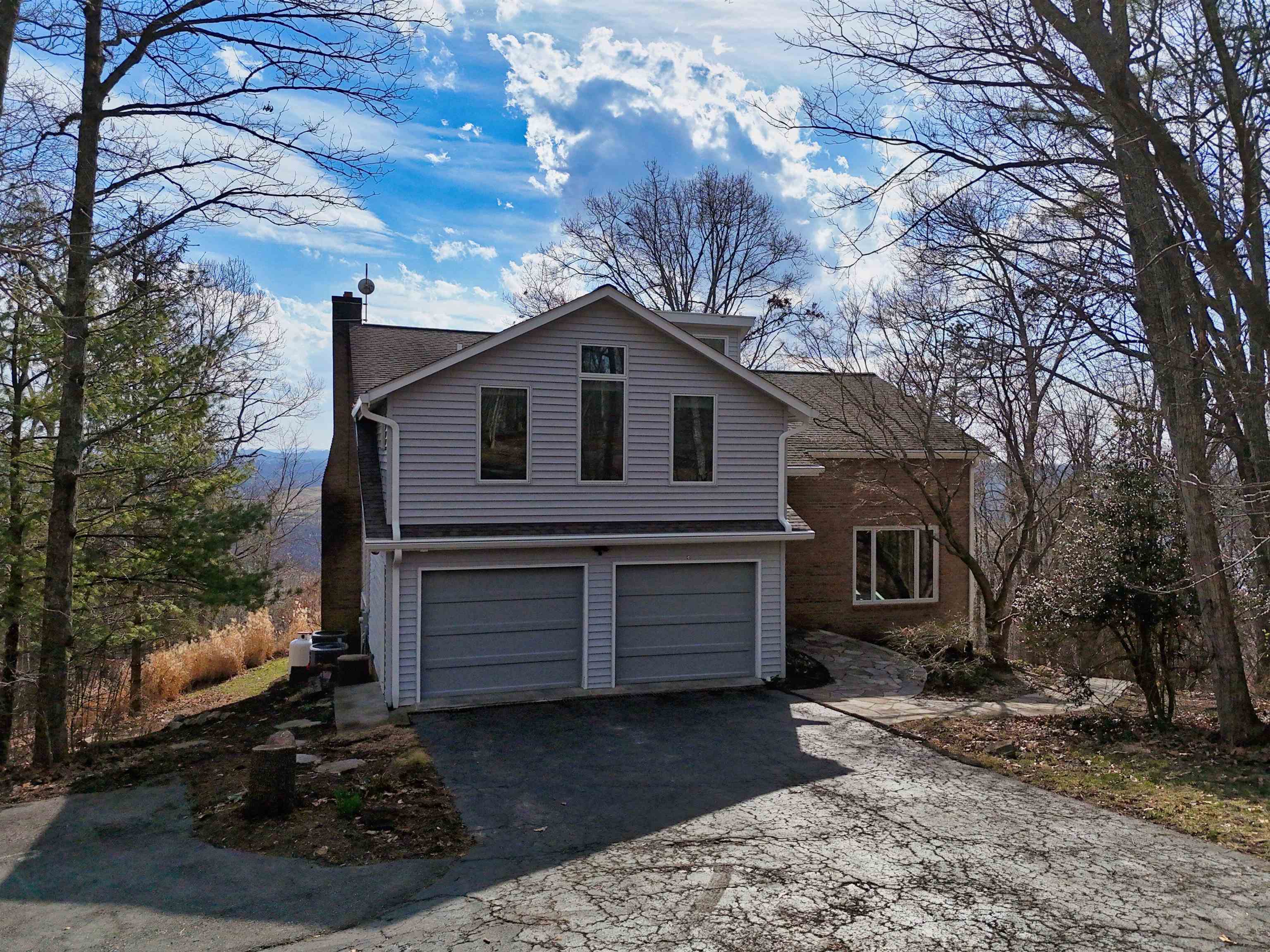 4215 Oakwood Court Radford VA 24141