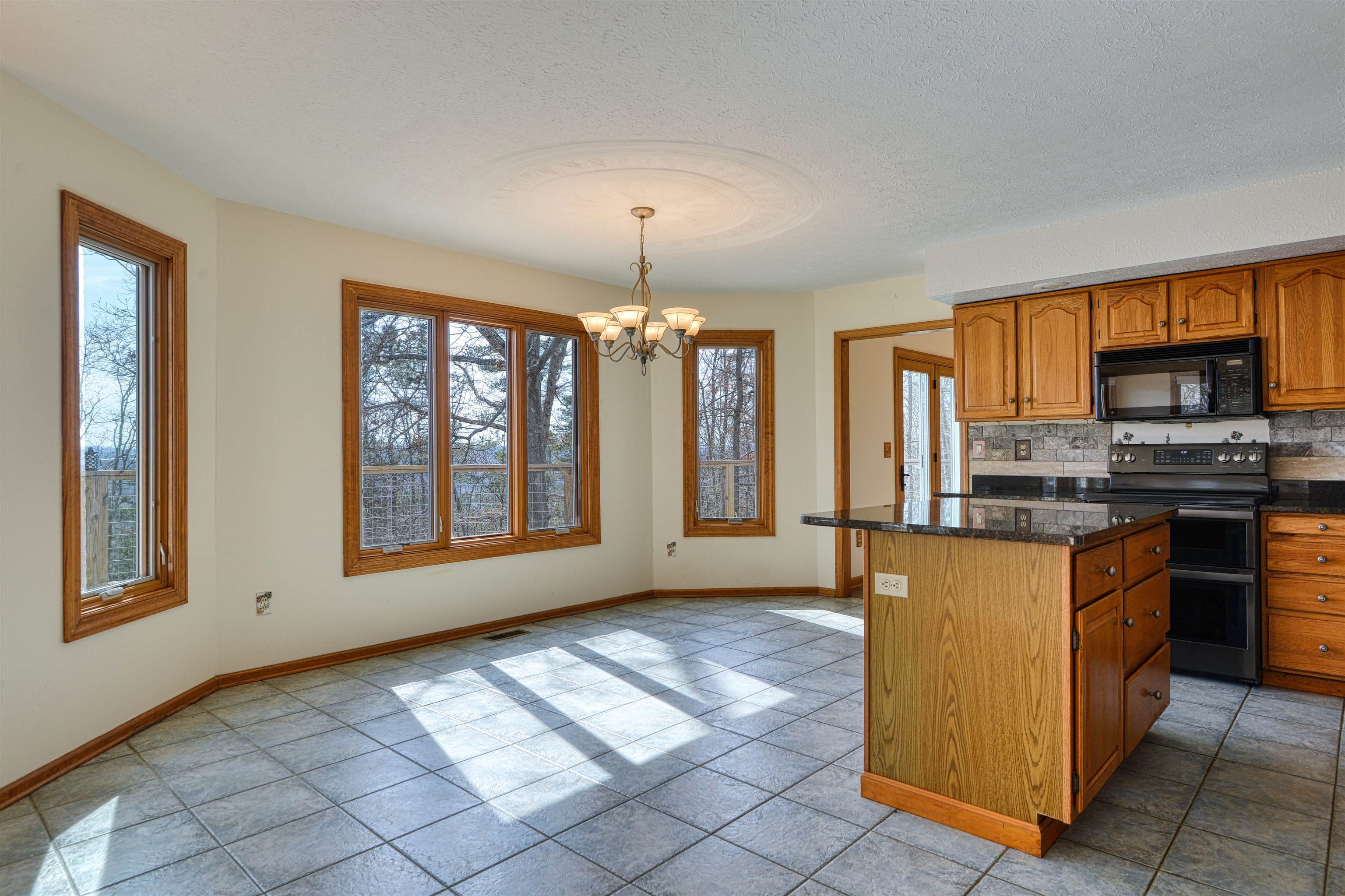 4215 Oakwood Court Radford VA 24141
