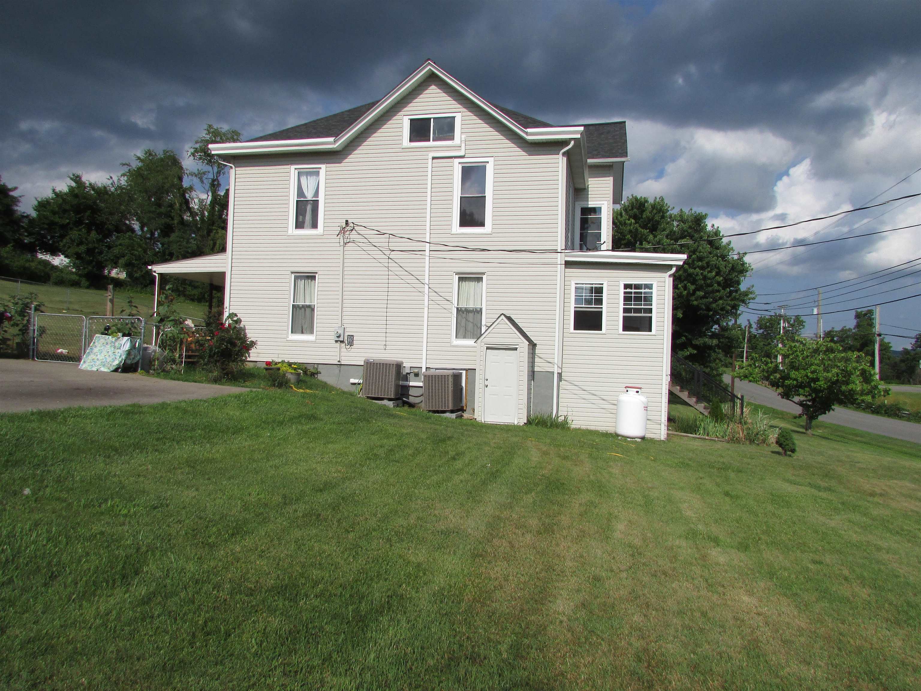 2573 Old Route 100 Road Draper VA 24324