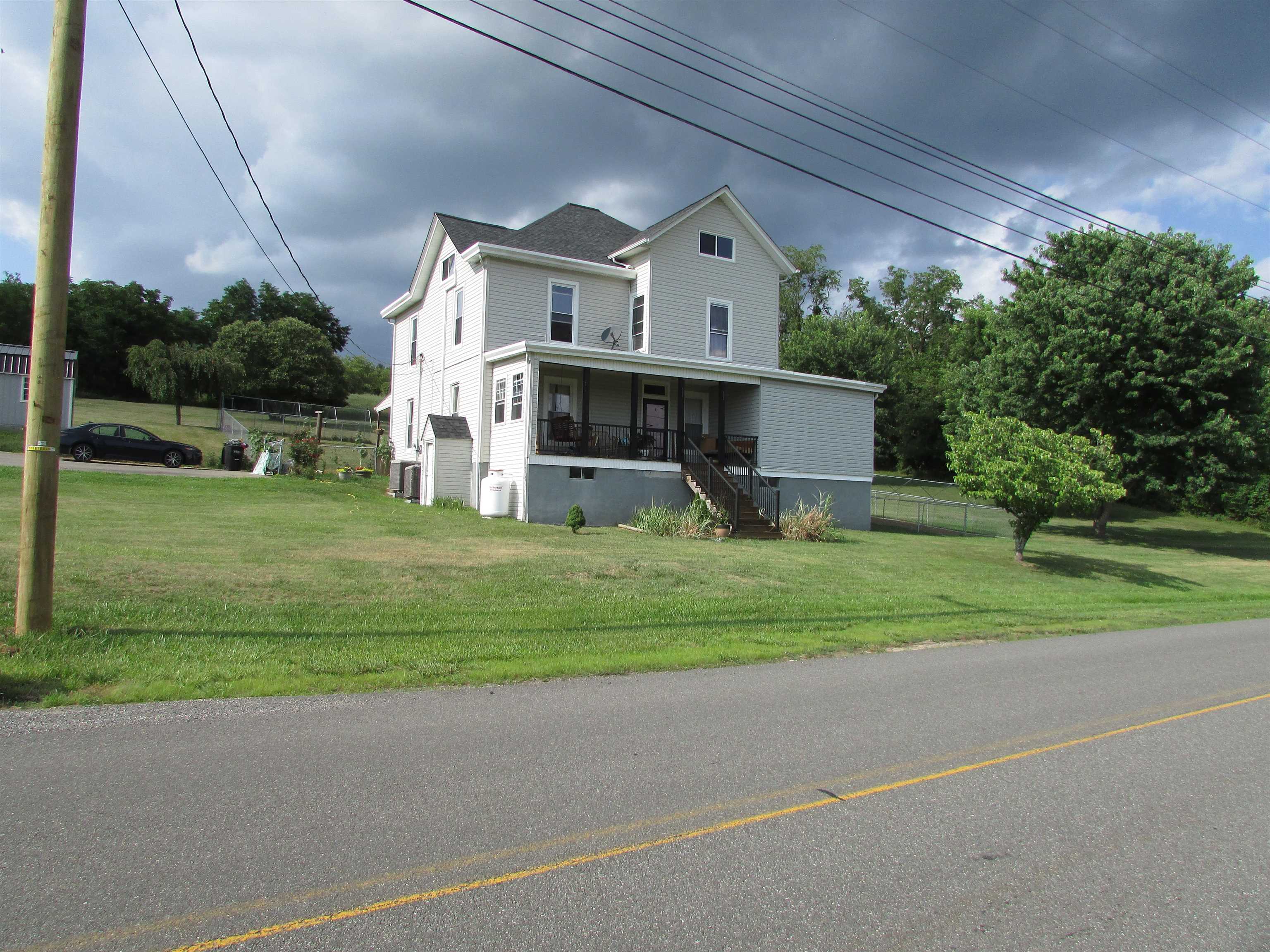 2573 Old Route 100 Road Draper VA 24324
