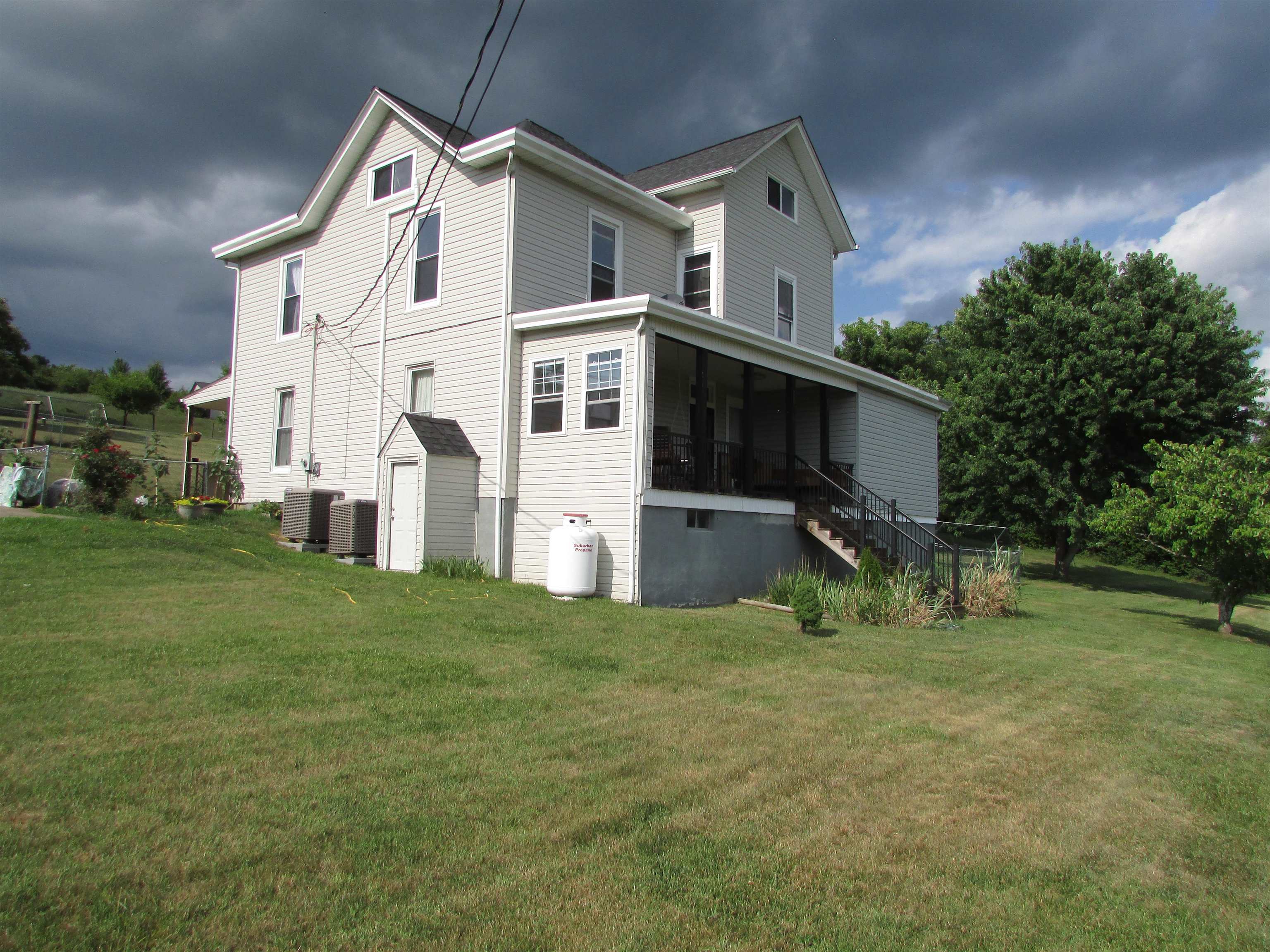 2573 Old Route 100 Road Draper VA 24324