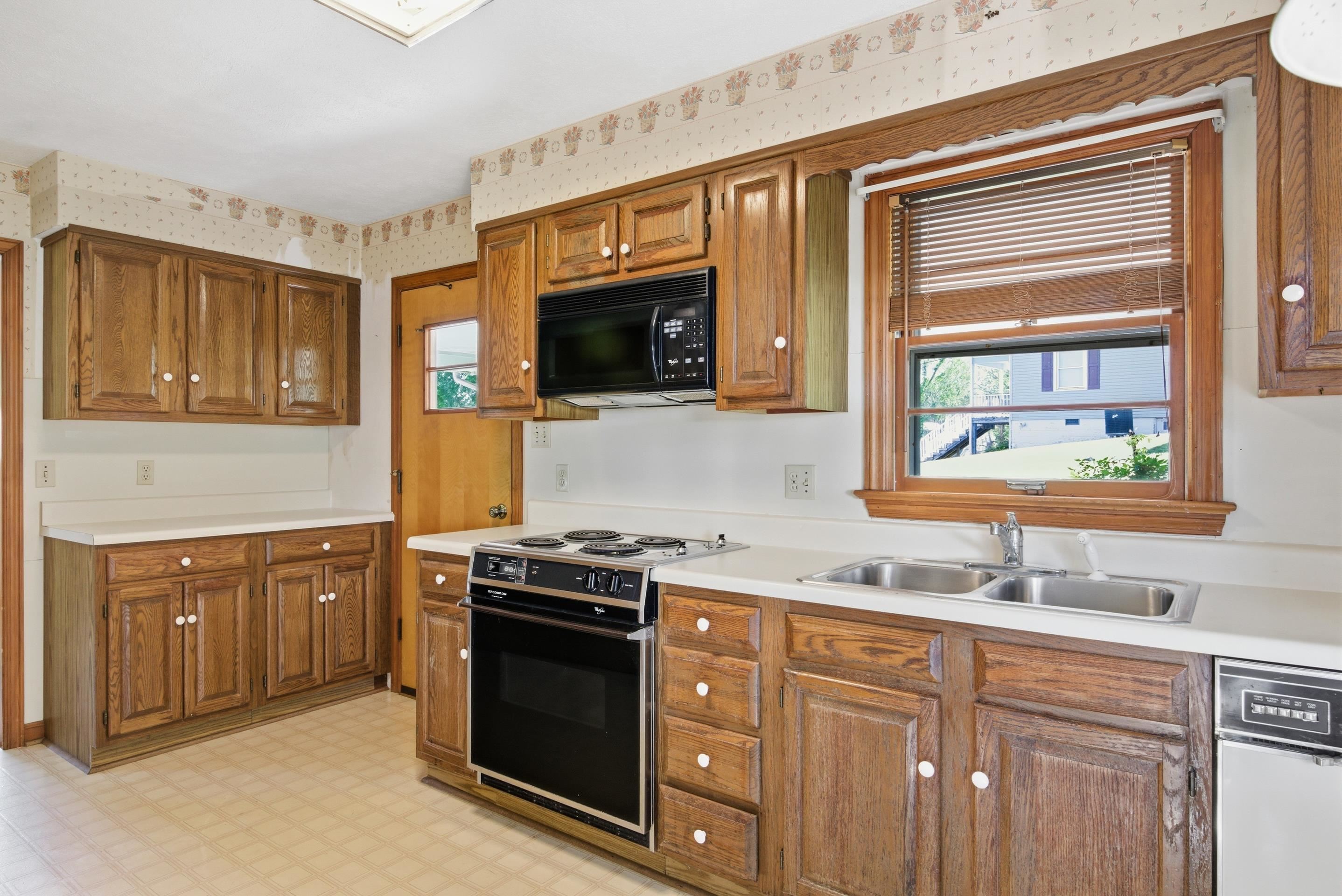 1502 Pembroke Street Pearisburg VA 24134