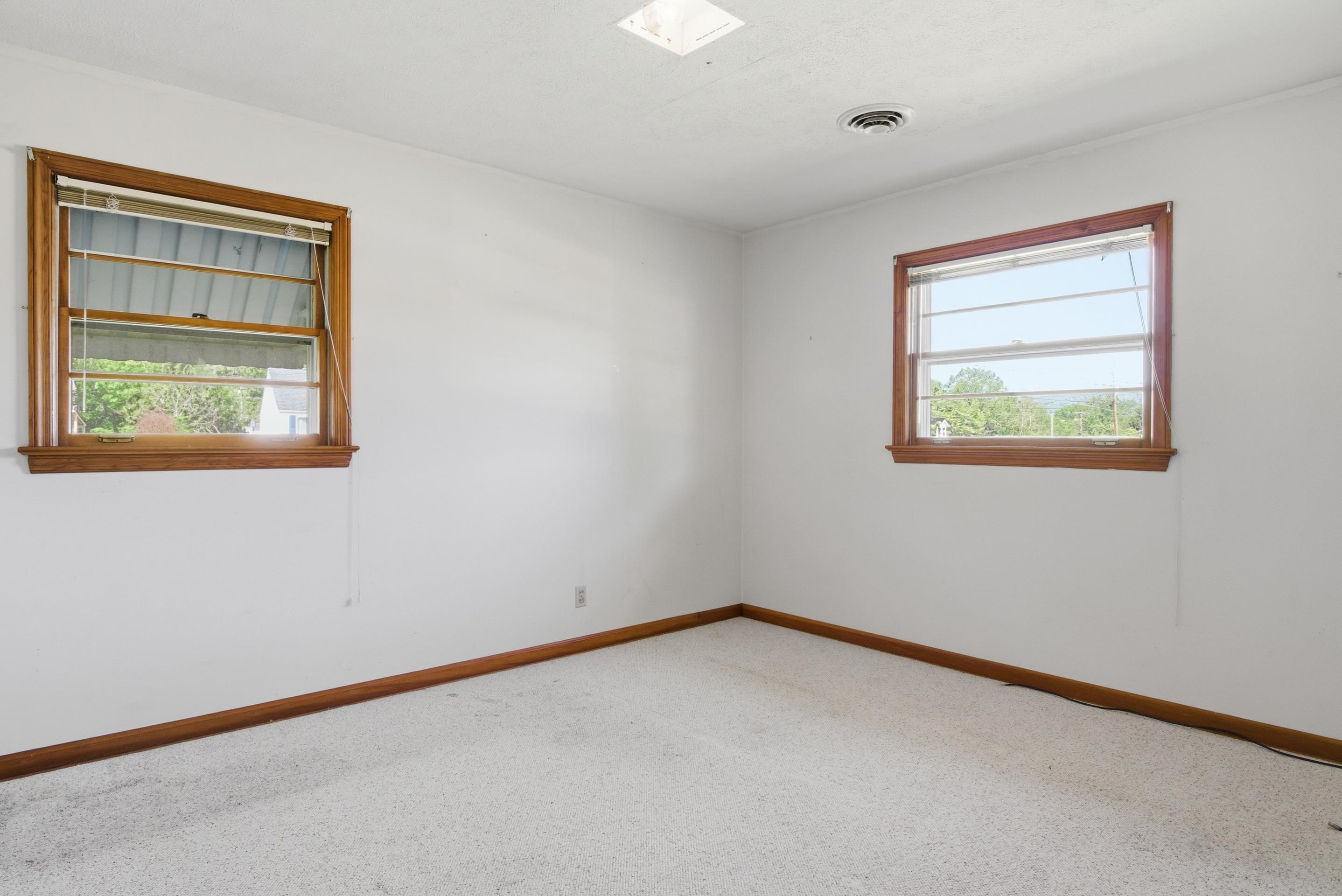 1502 Pembroke Street Pearisburg VA 24134