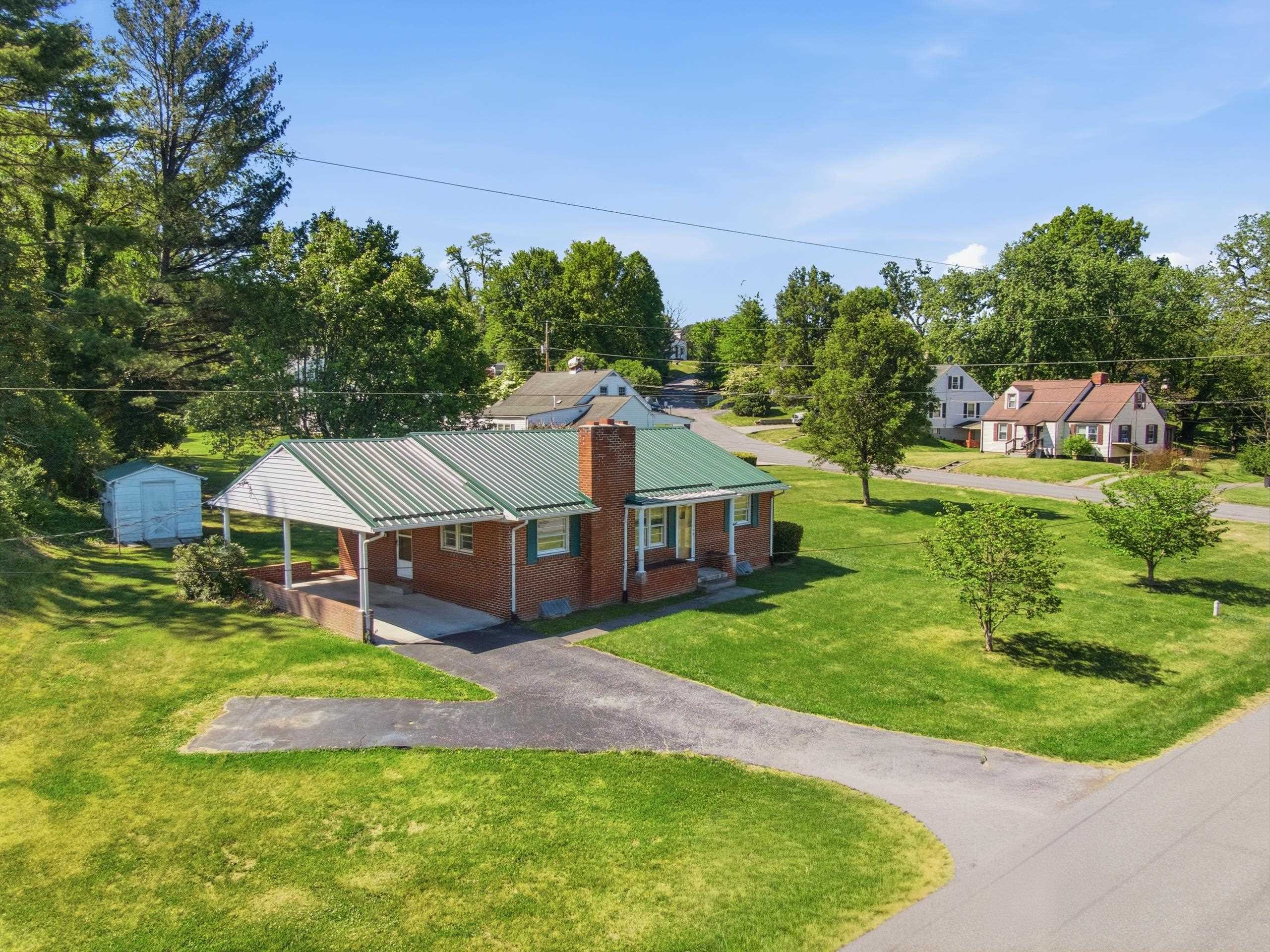 1502 Pembroke Street Pearisburg VA 24134