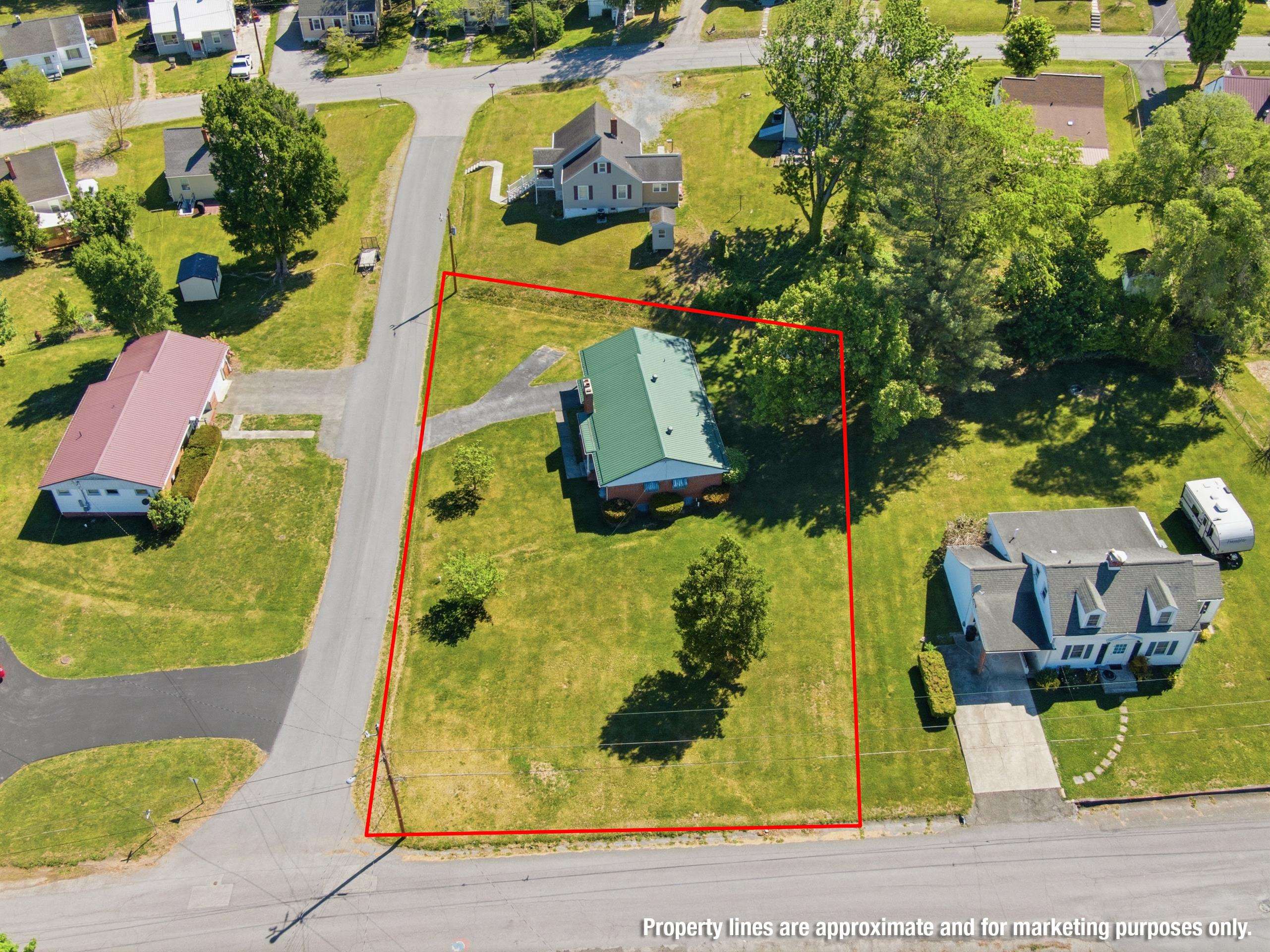 1502 Pembroke Street Pearisburg VA 24134