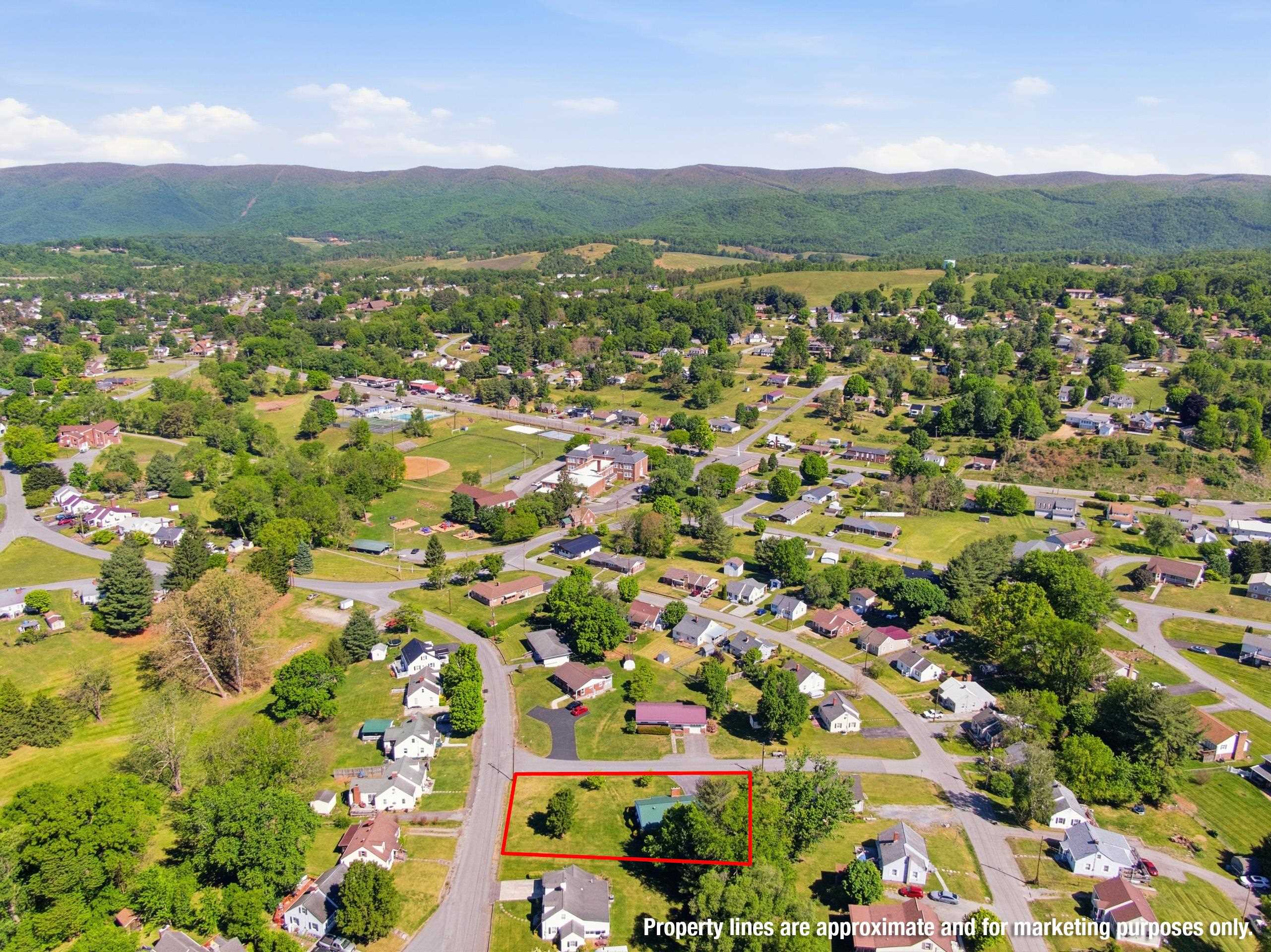 1502 Pembroke Street Pearisburg VA 24134