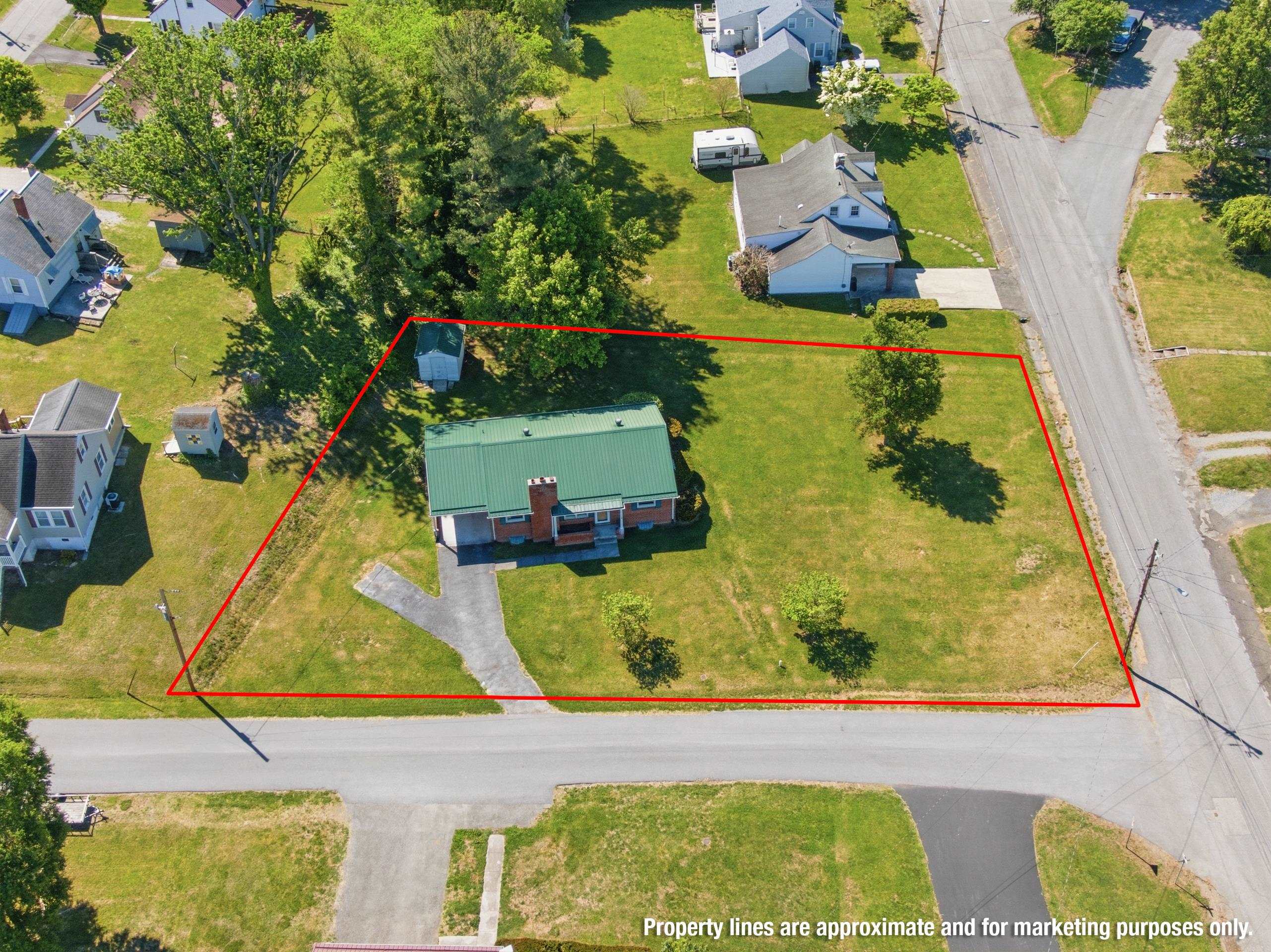 1502 Pembroke Street Pearisburg VA 24134