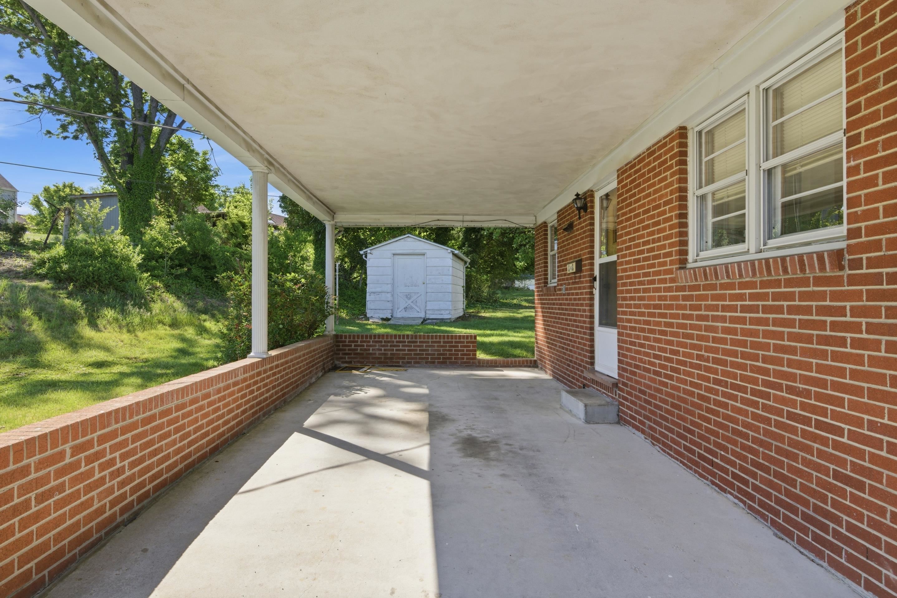 1502 Pembroke Street Pearisburg VA 24134