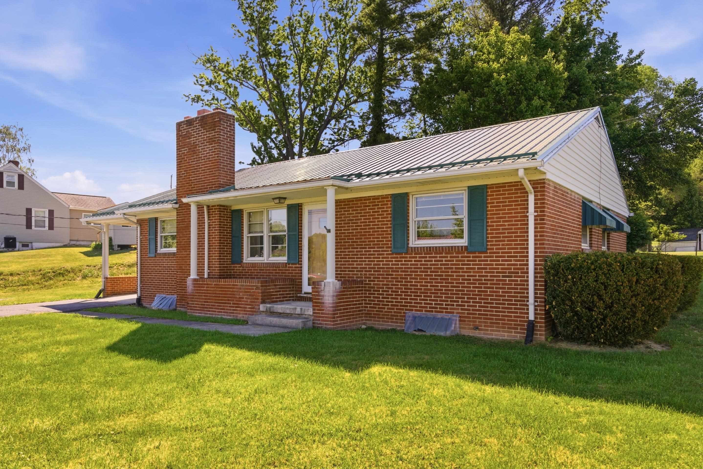 1502 Pembroke Street Pearisburg VA 24134