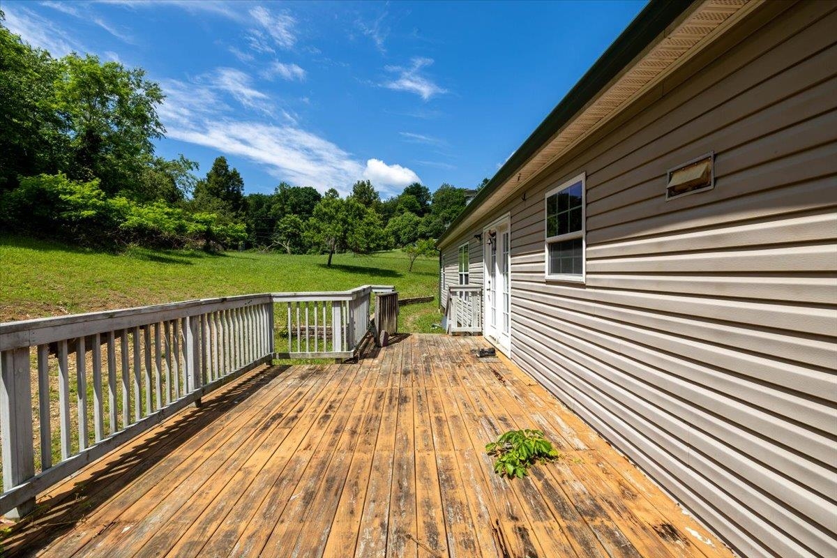 655 Peachtree Hill Christiansburg VA 24073