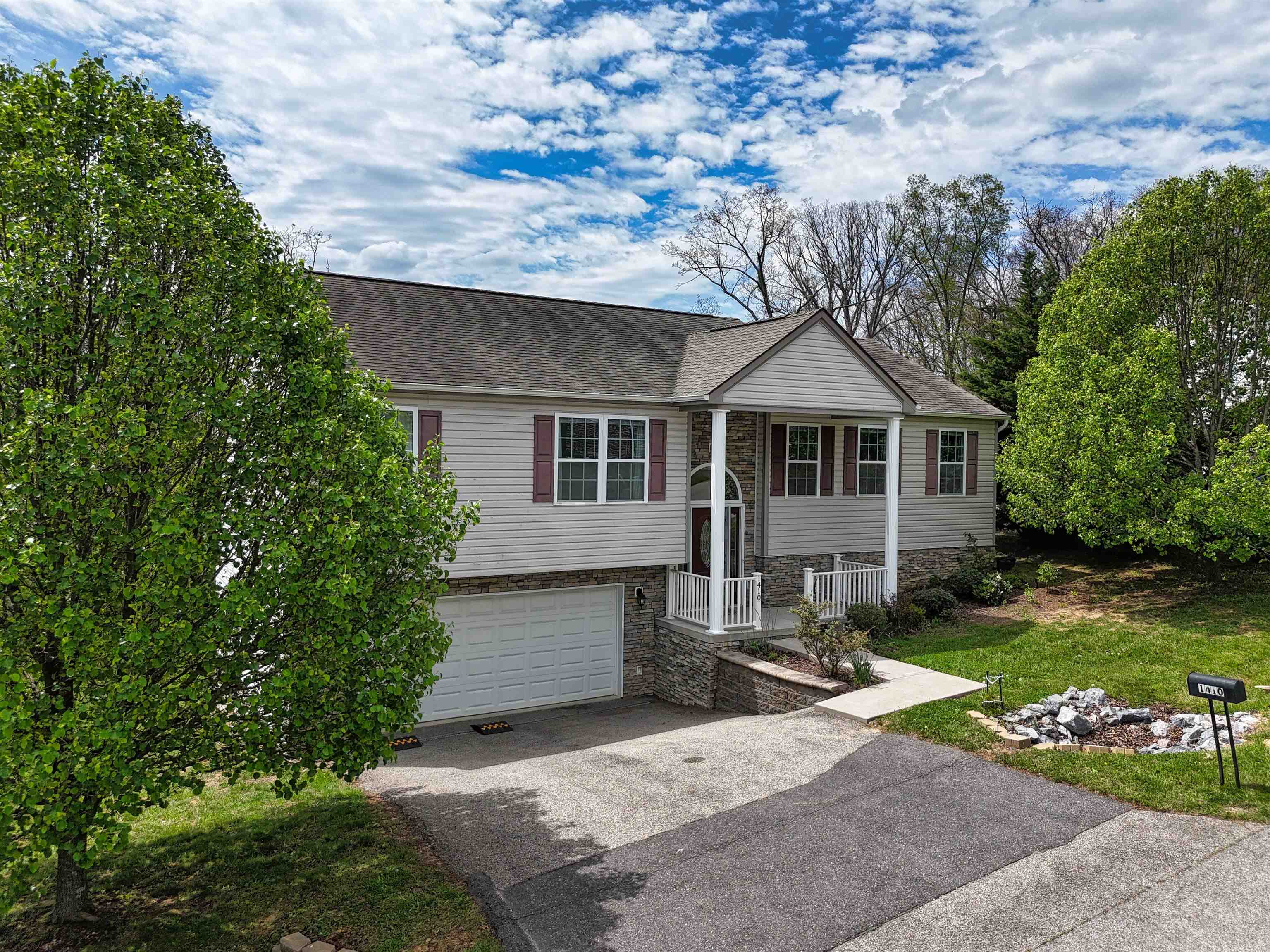 1410 Sherwood Drive Christiansburg VA 24073