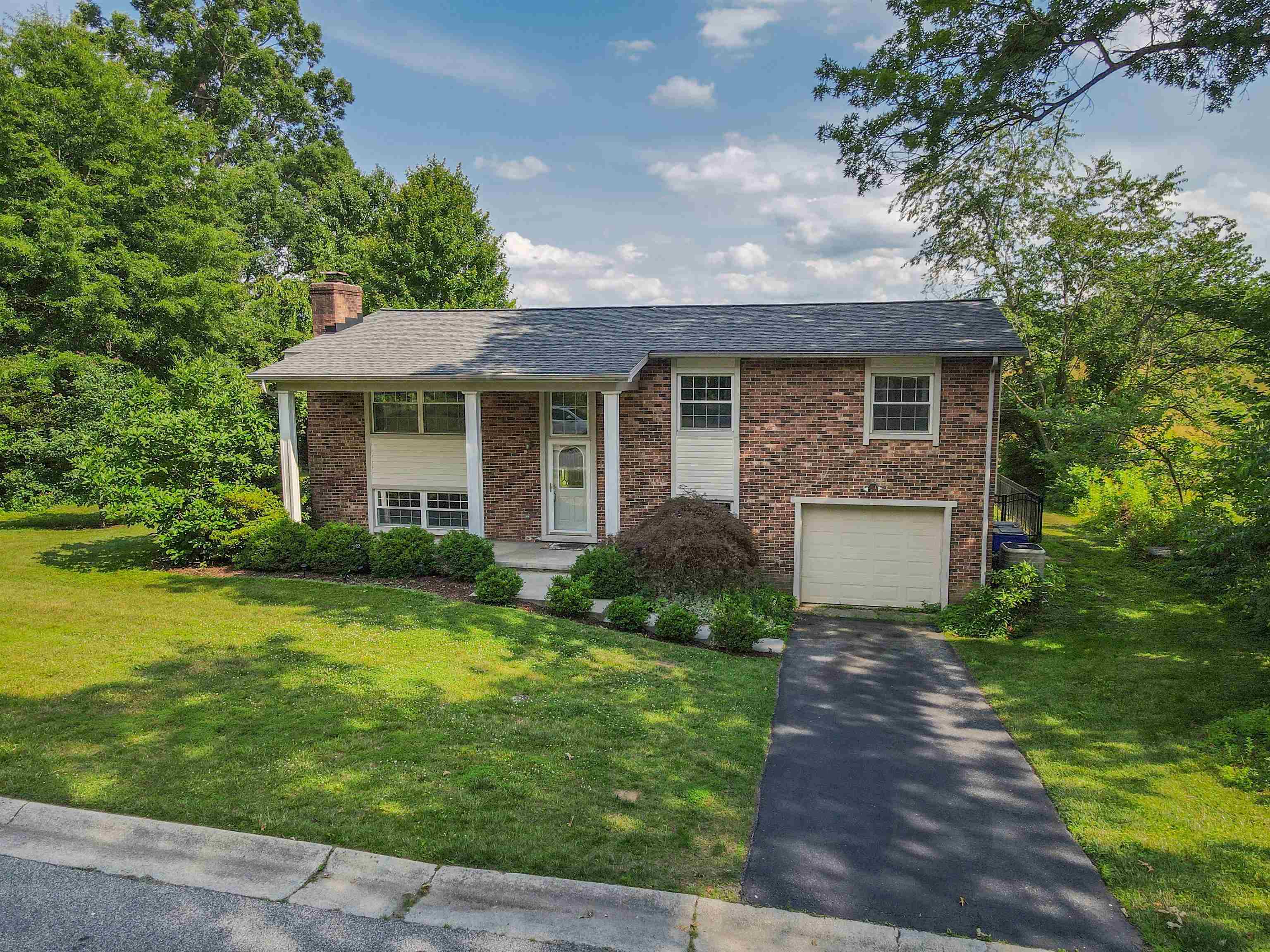 2803 Mt Vernon Lane Blacksburg VA 24060