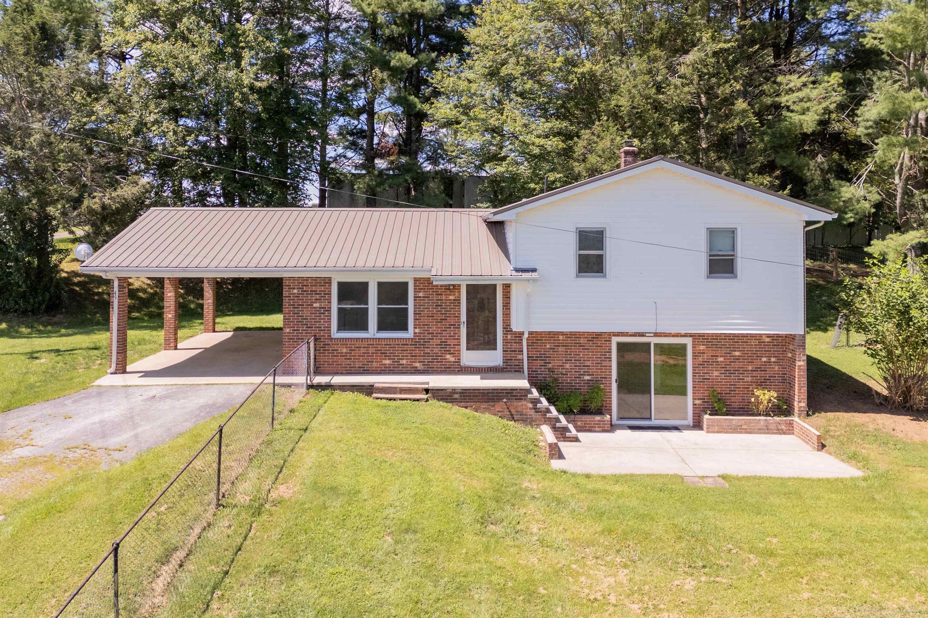 49 Hoover Road Hillsville VA 24343