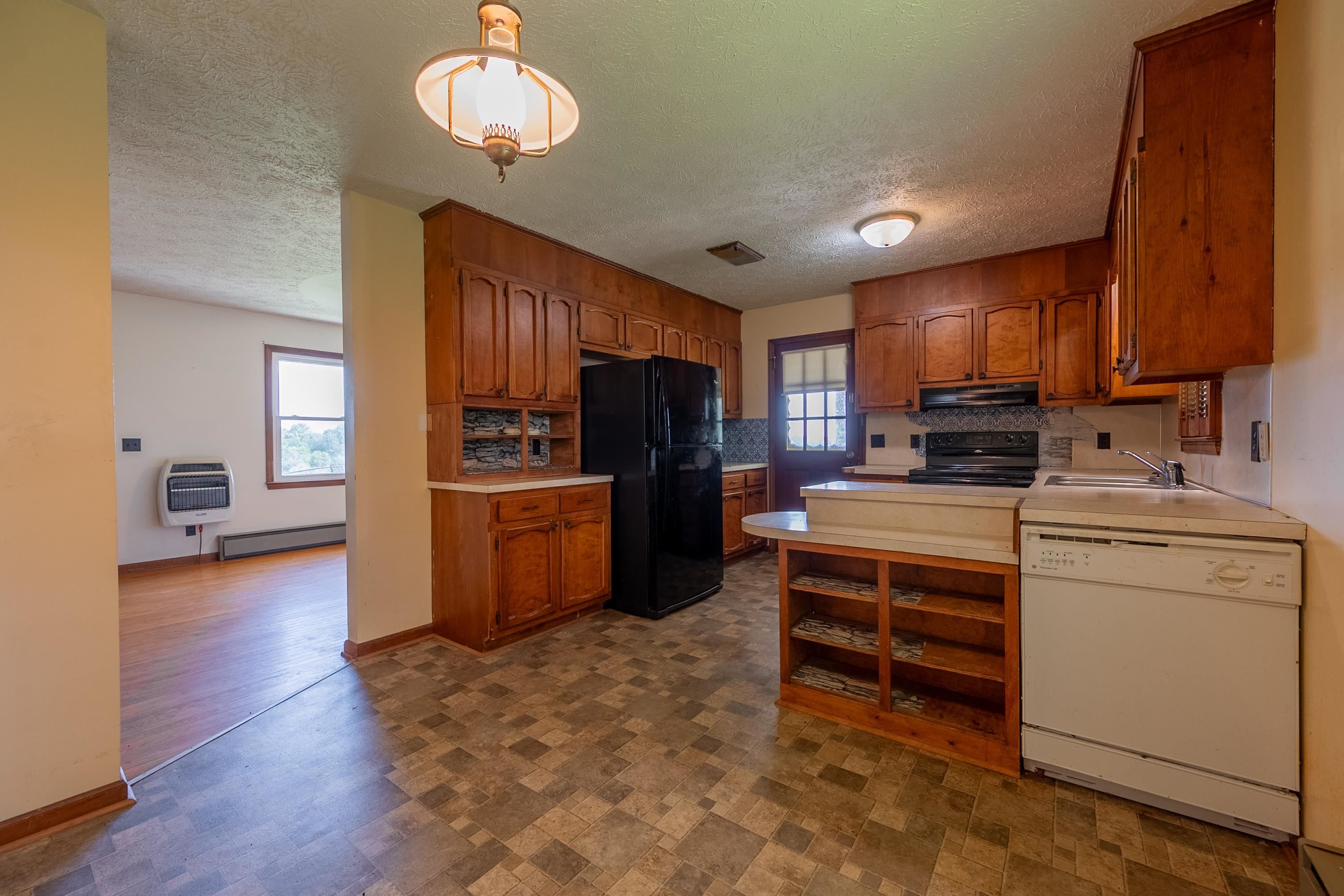 49 Hoover Road Hillsville VA 24343