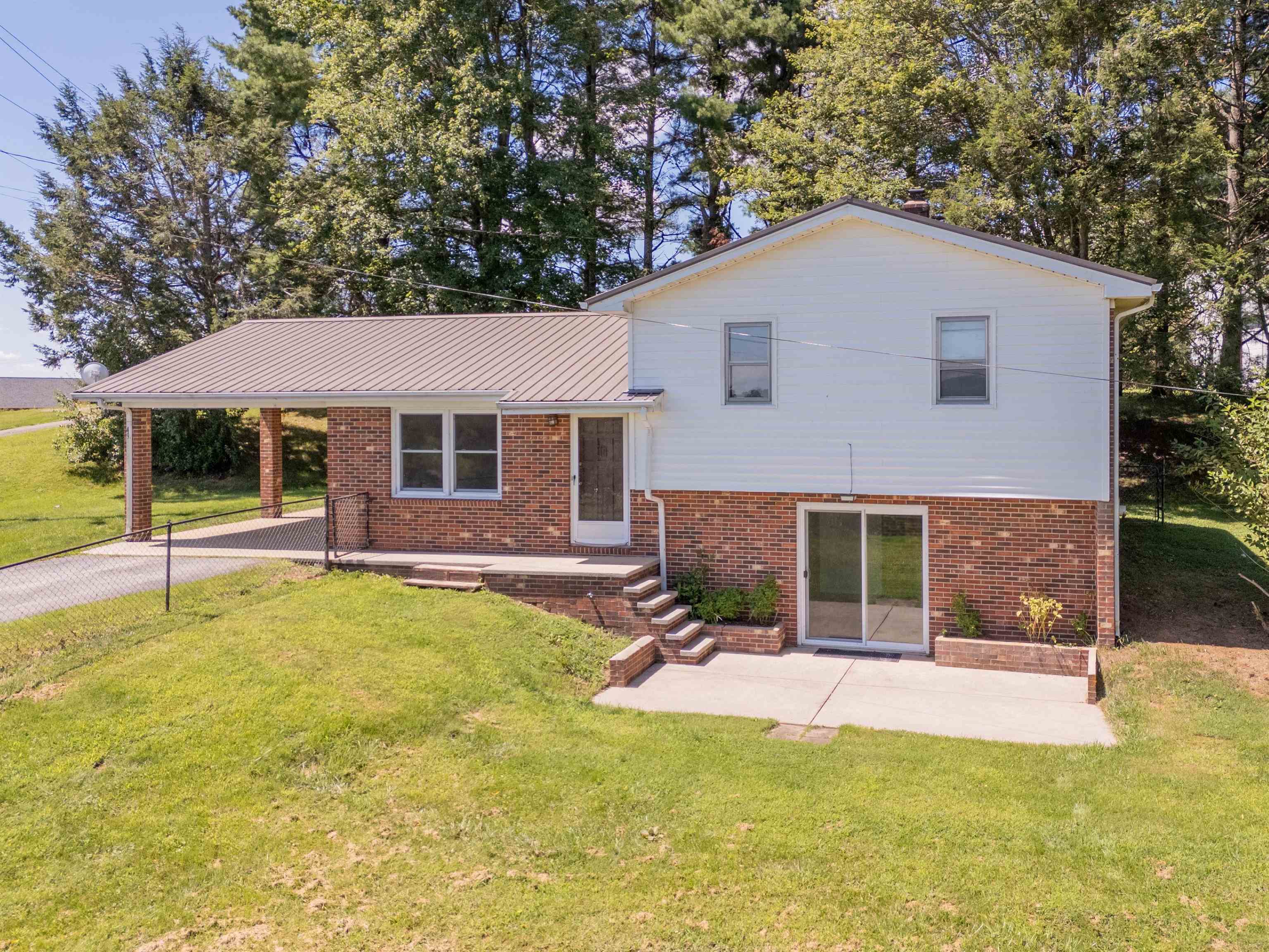 49 Hoover Road Hillsville VA 24343