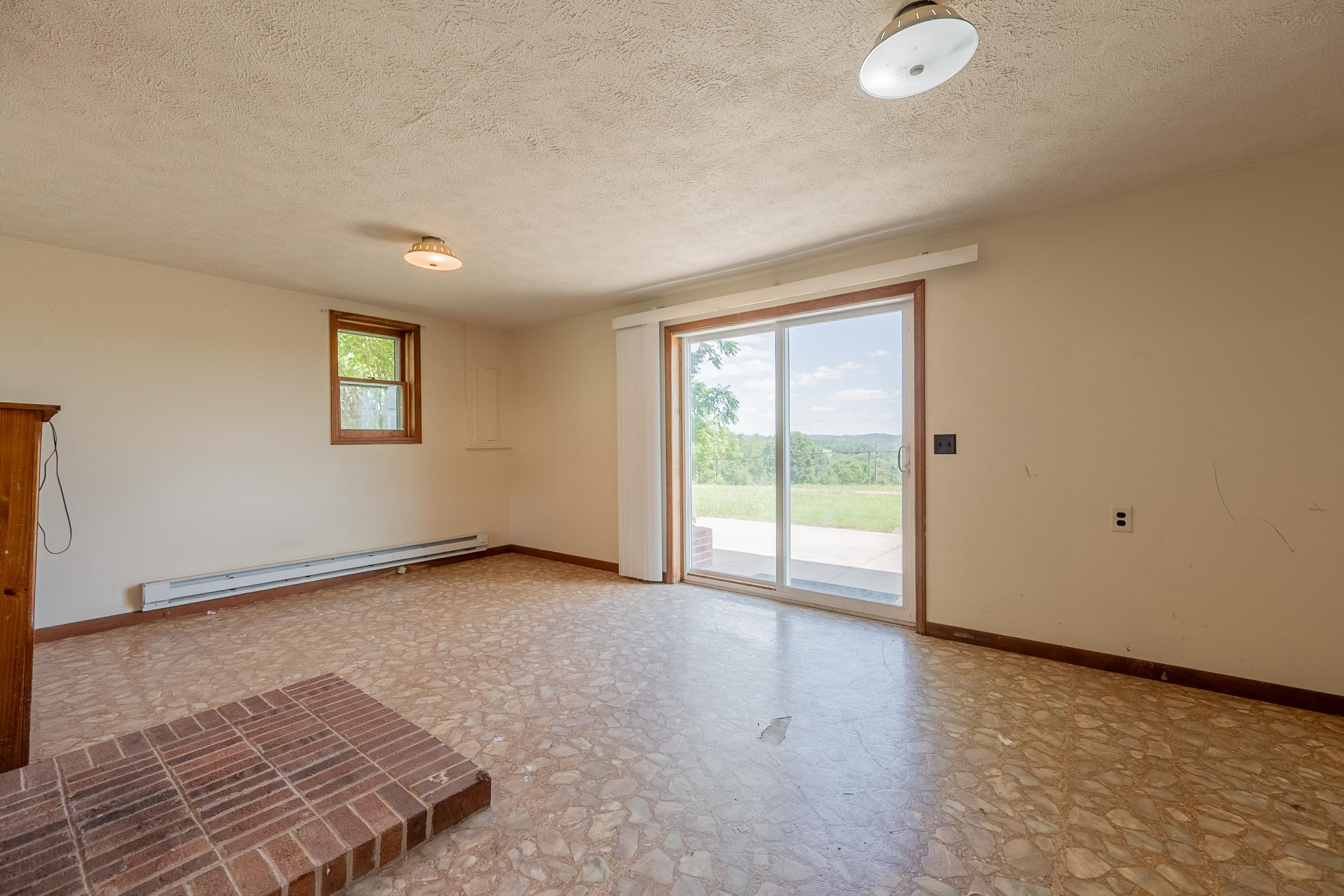 49 Hoover Road Hillsville VA 24343