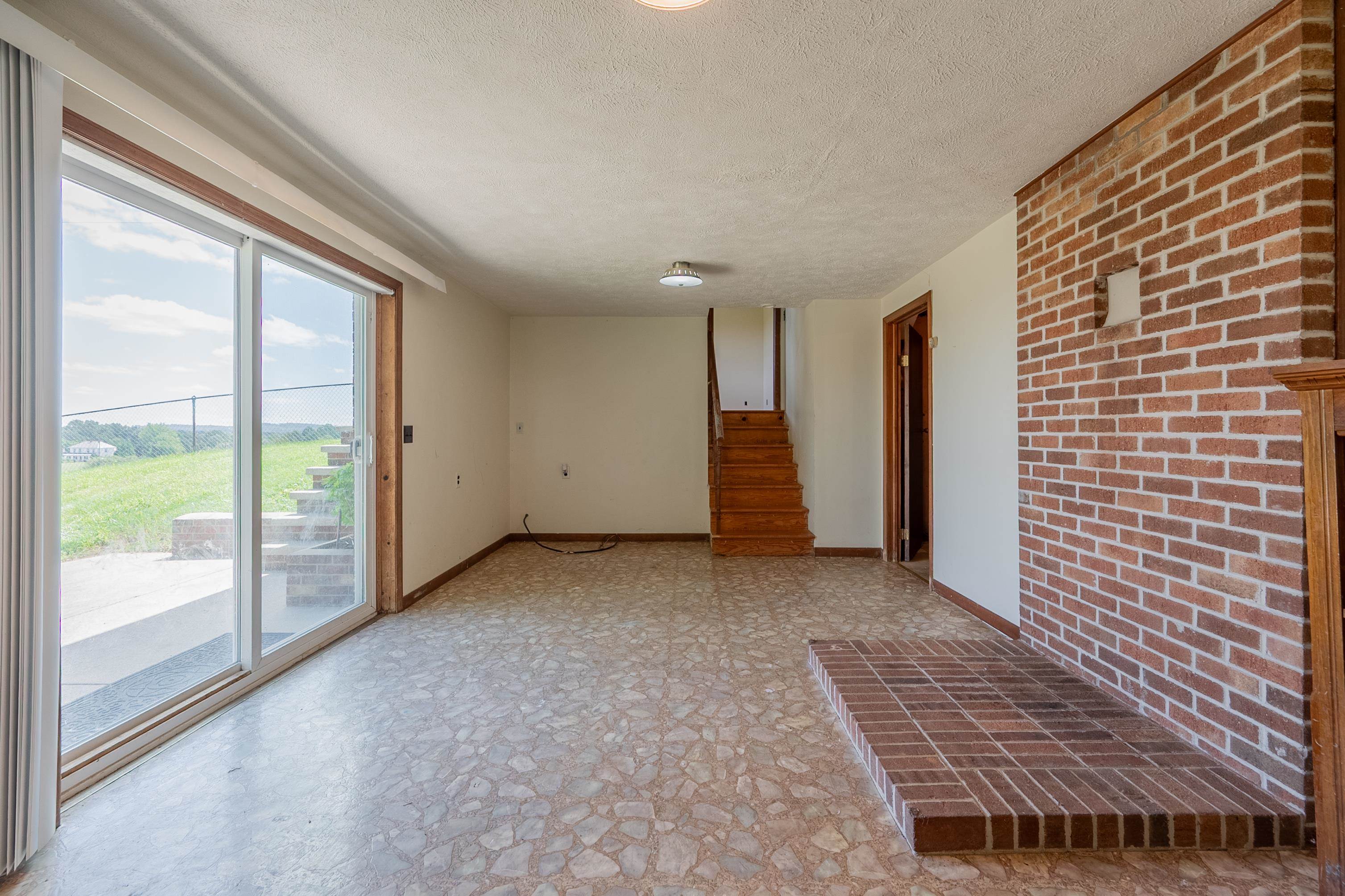 49 Hoover Road Hillsville VA 24343