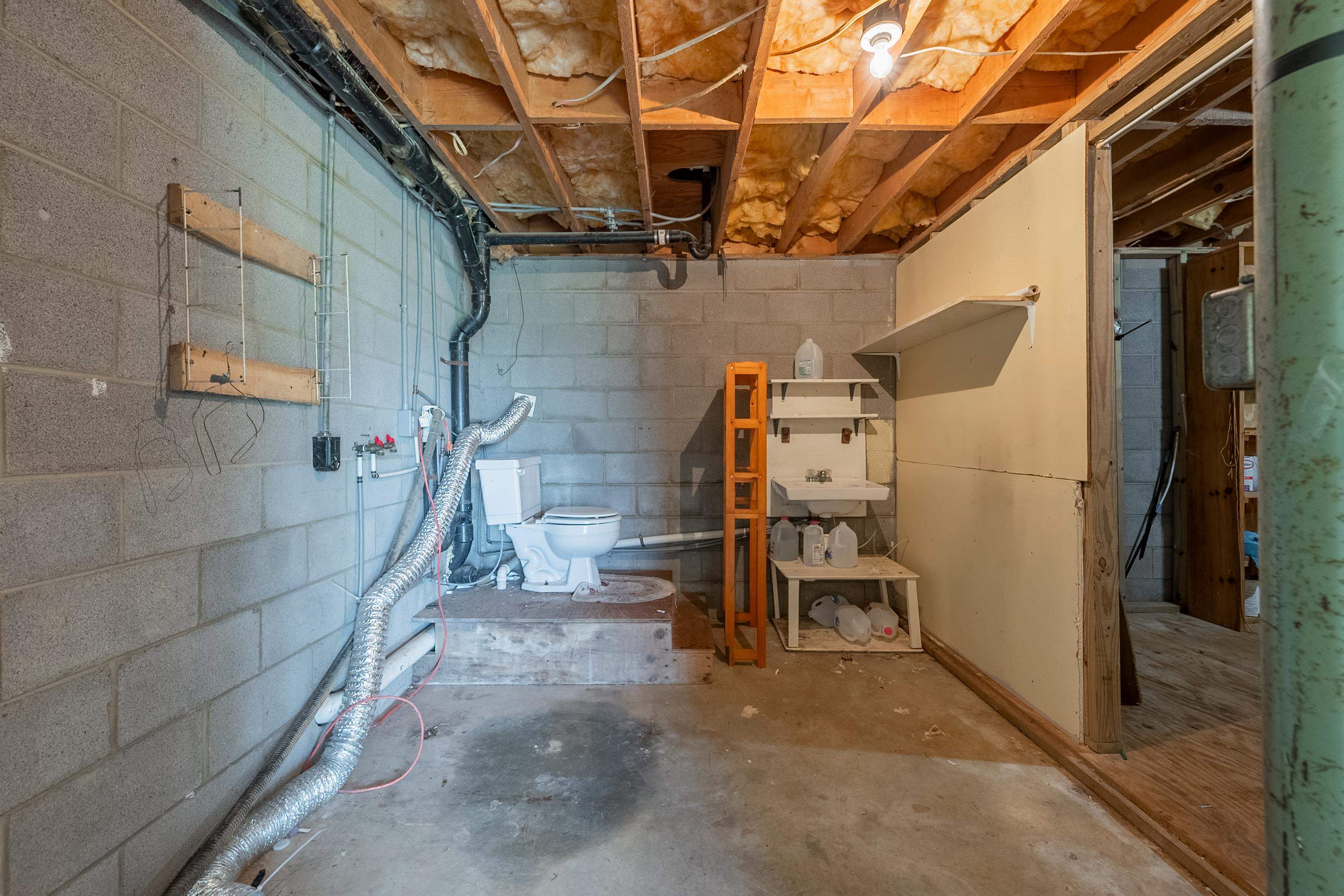 49 Hoover Road Hillsville VA 24343