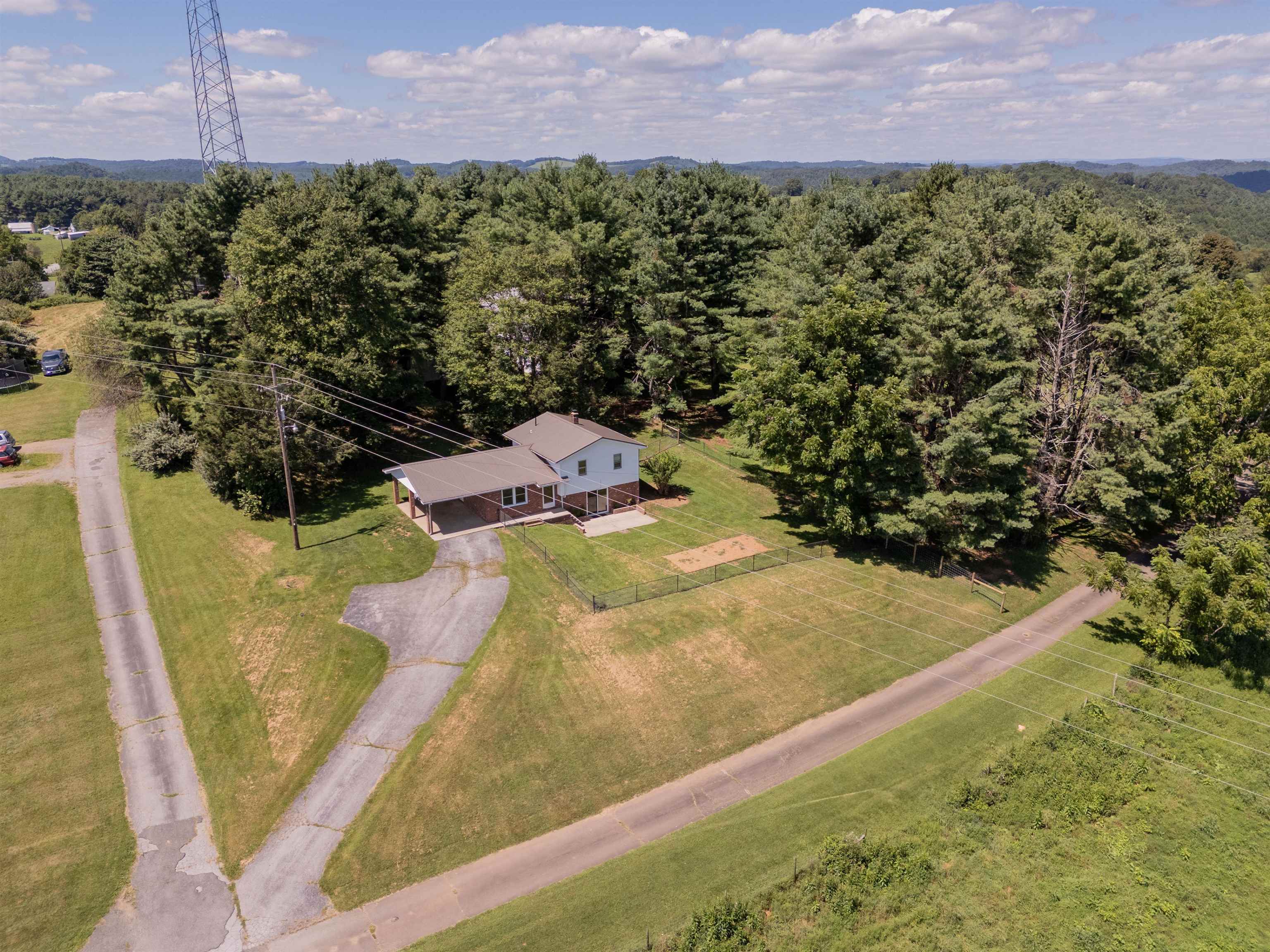 49 Hoover Road Hillsville VA 24343