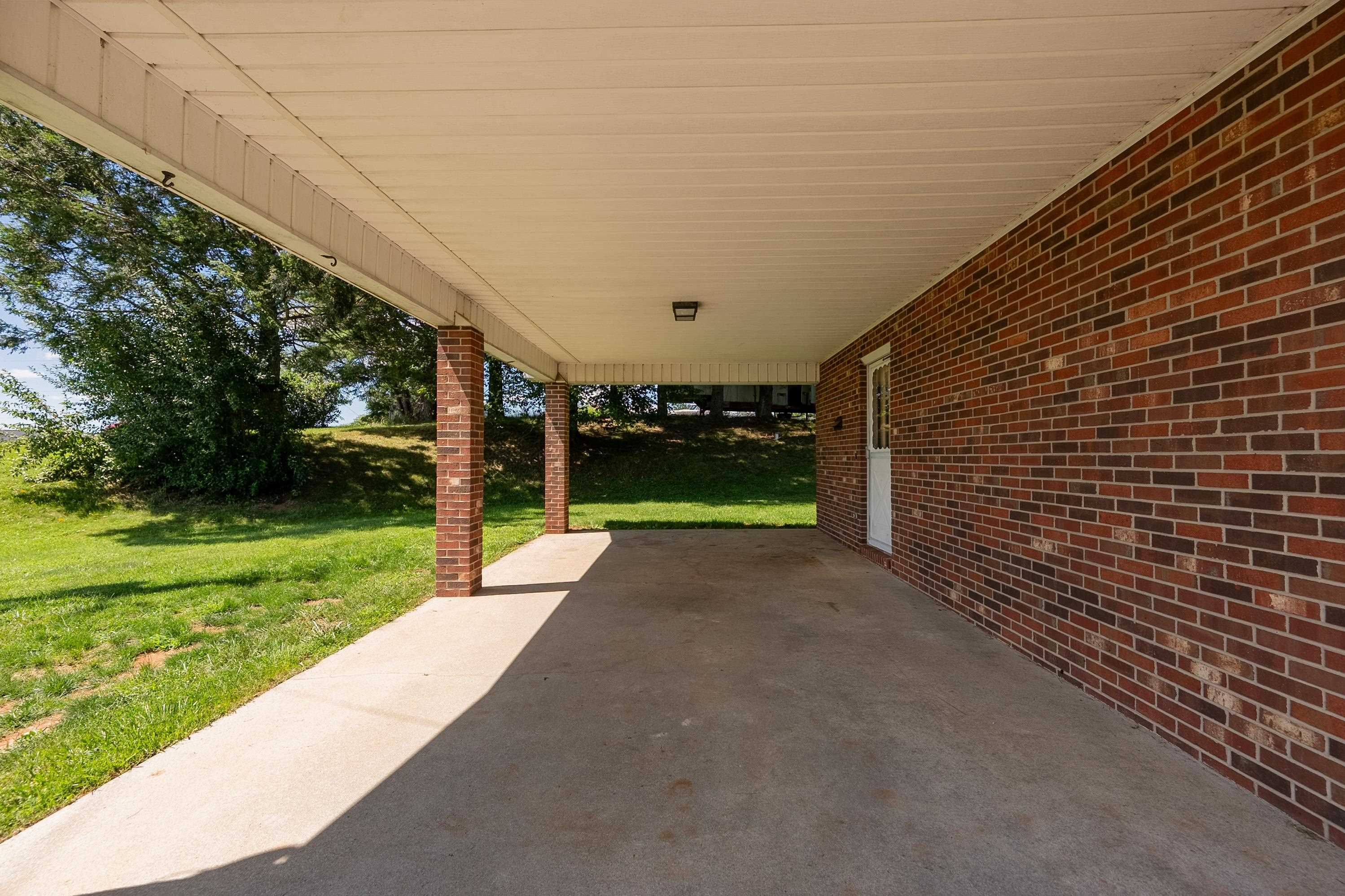 49 Hoover Road Hillsville VA 24343