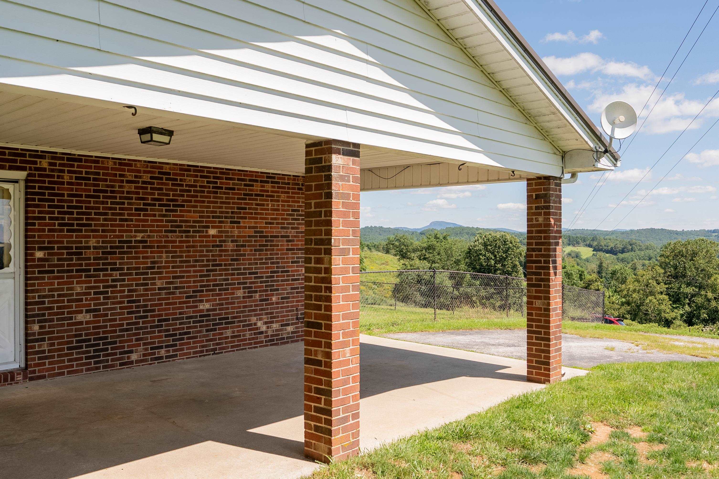 49 Hoover Road Hillsville VA 24343