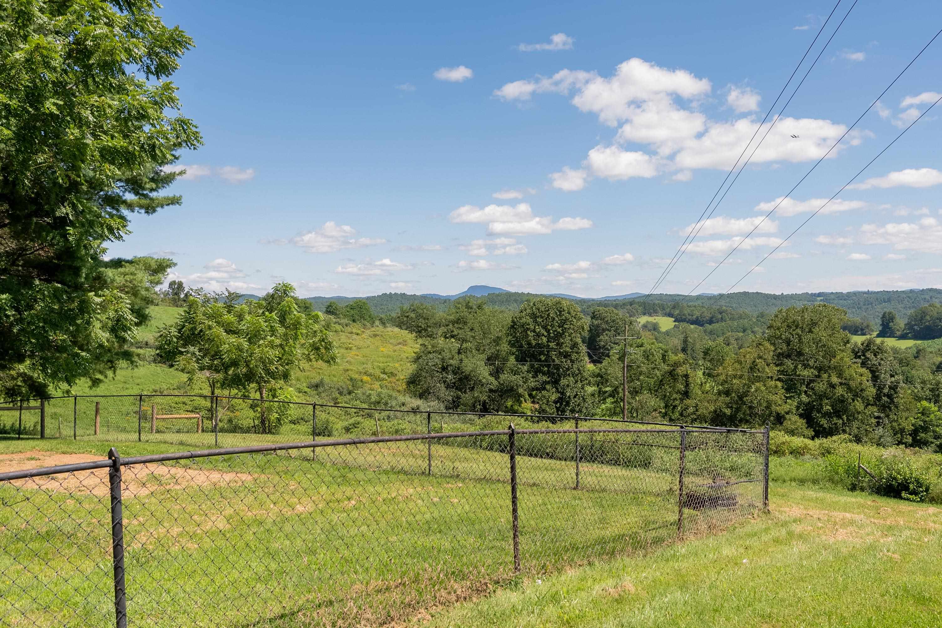 49 Hoover Road Hillsville VA 24343