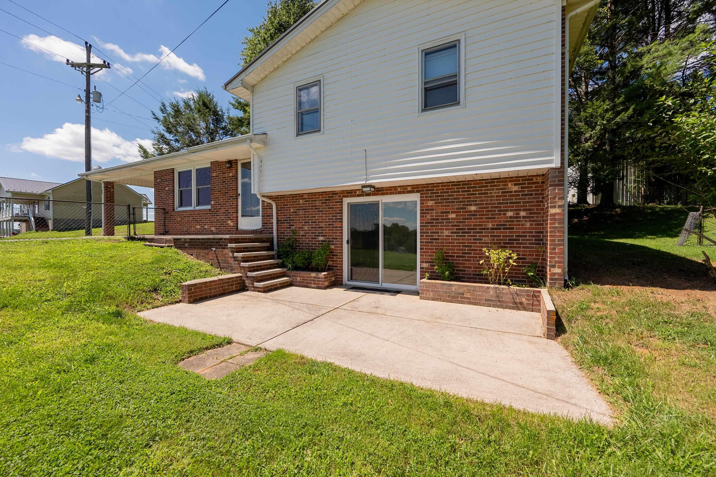 49 Hoover Road Hillsville VA 24343