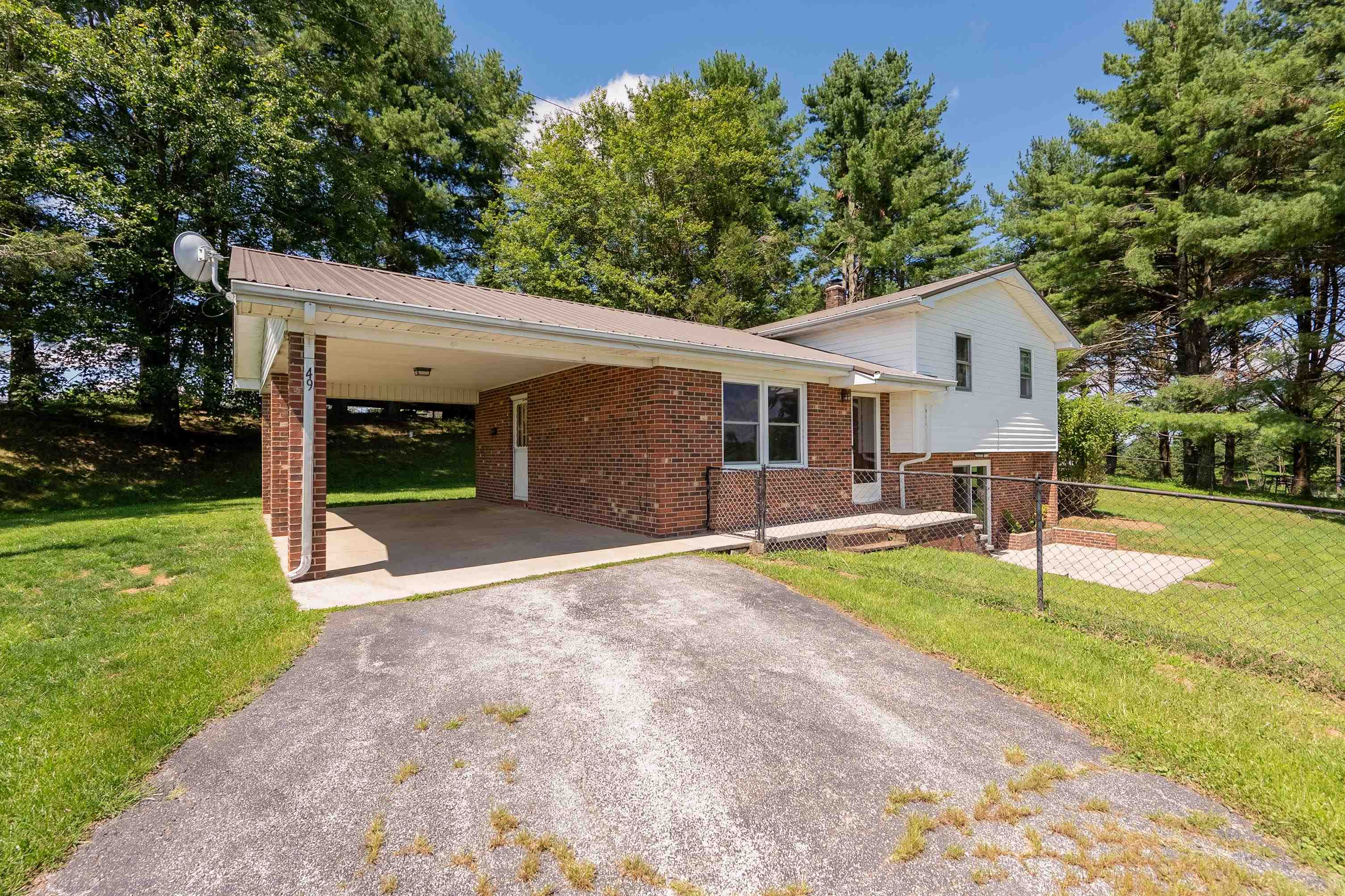 49 Hoover Road Hillsville VA 24343