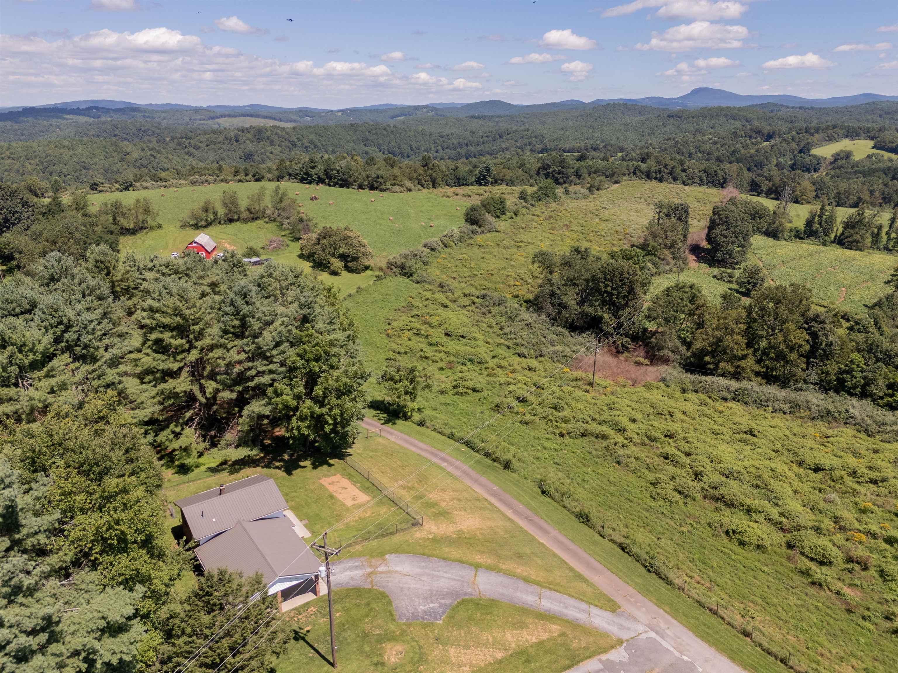 49 Hoover Road Hillsville VA 24343