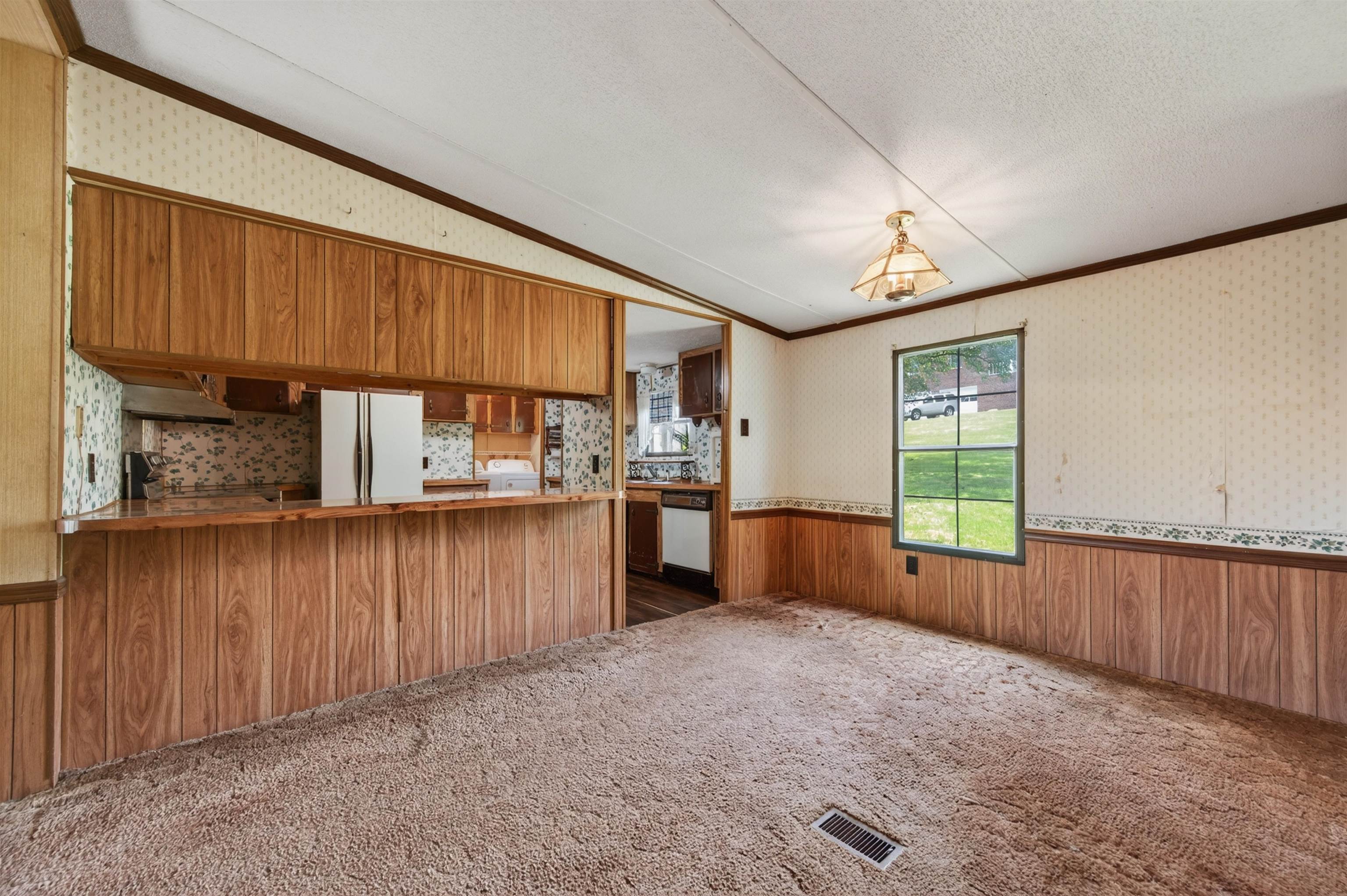 6135 Parrott Mountain Road Parrott VA 24132