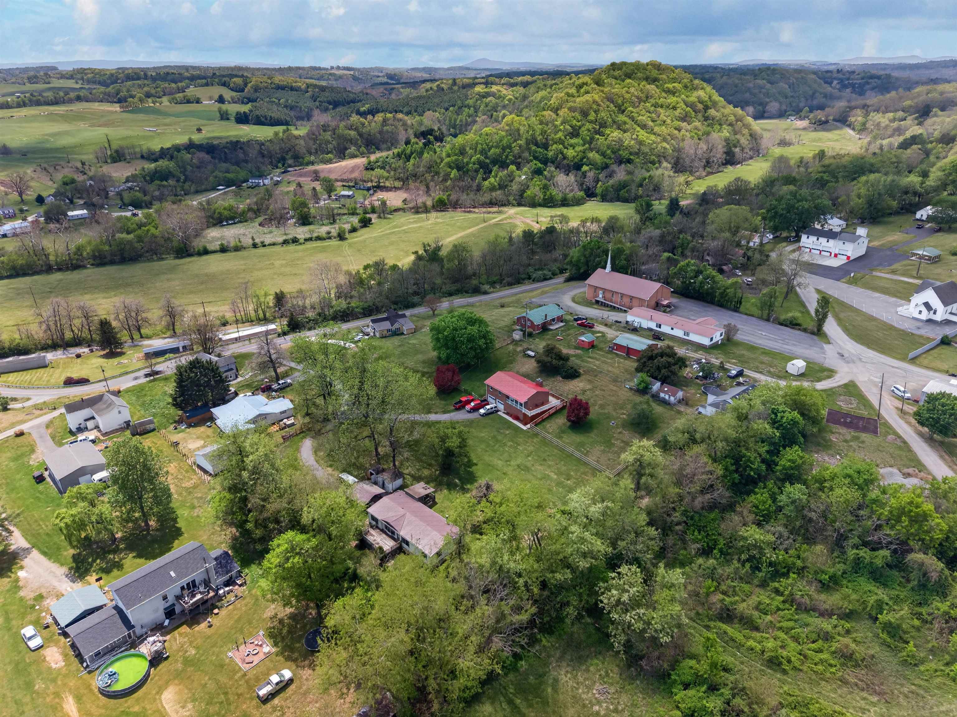 6135 Parrott Mountain Road Parrott VA 24132