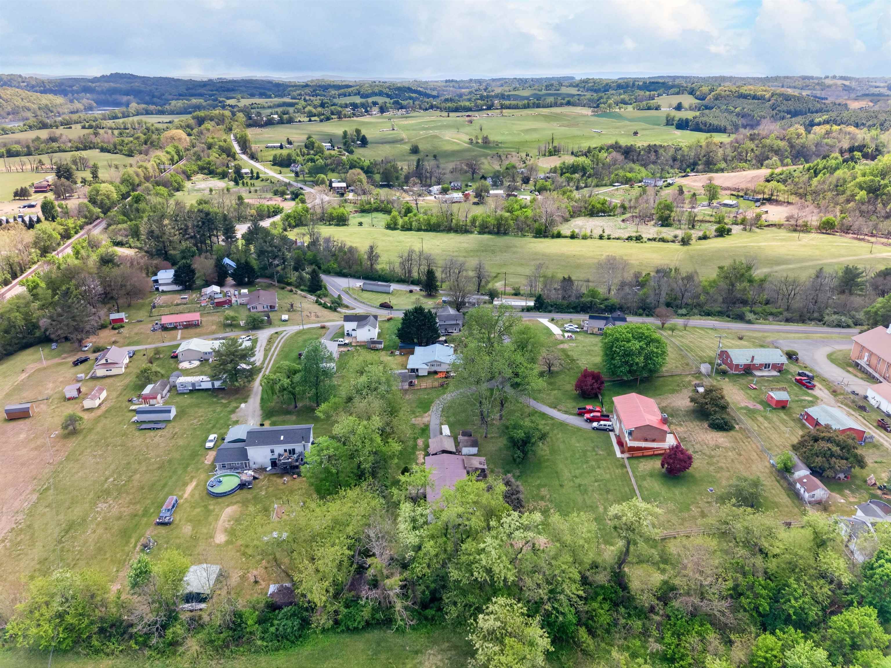 6135 Parrott Mountain Road Parrott VA 24132