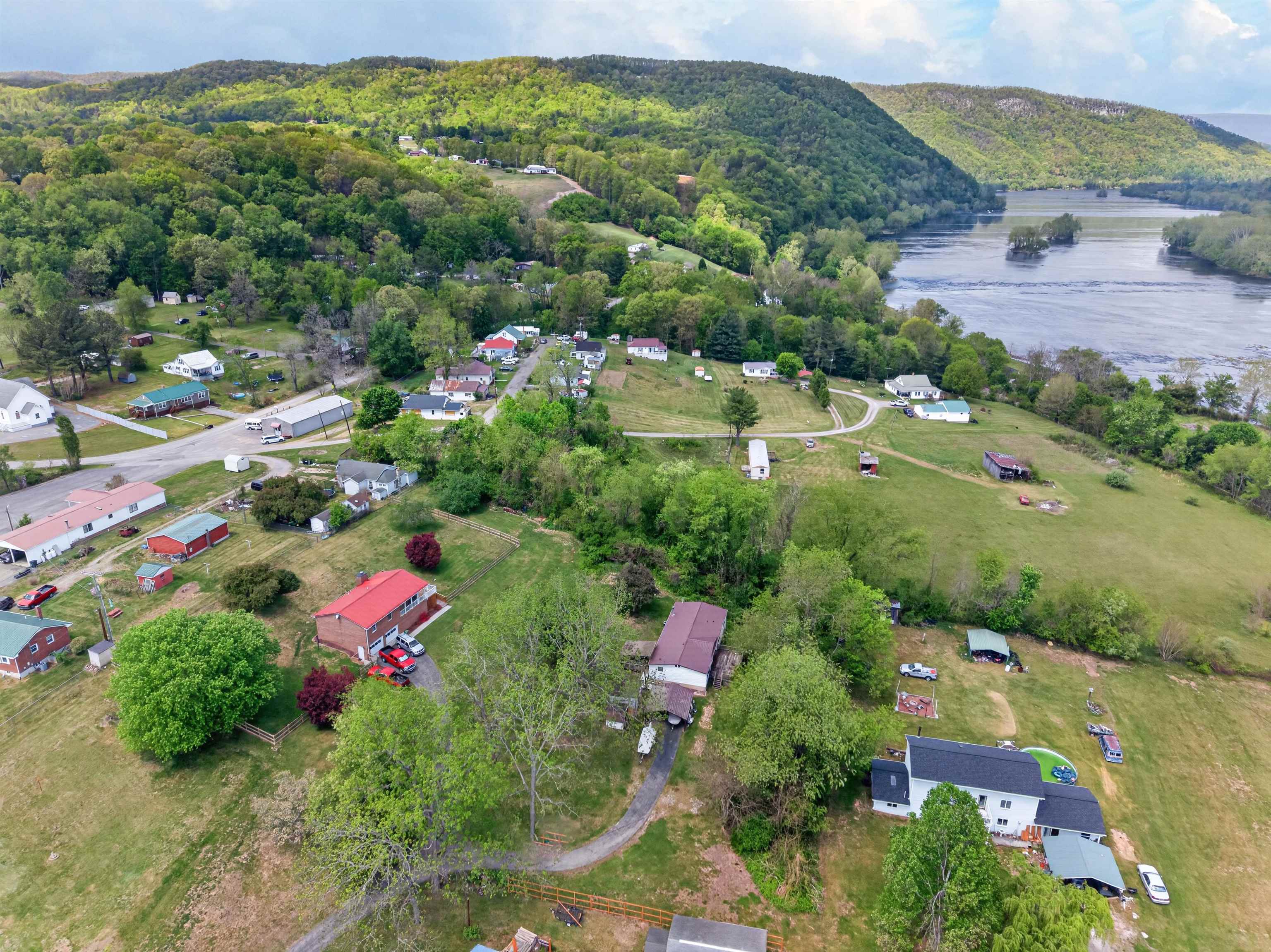 6135 Parrott Mountain Road Parrott VA 24132