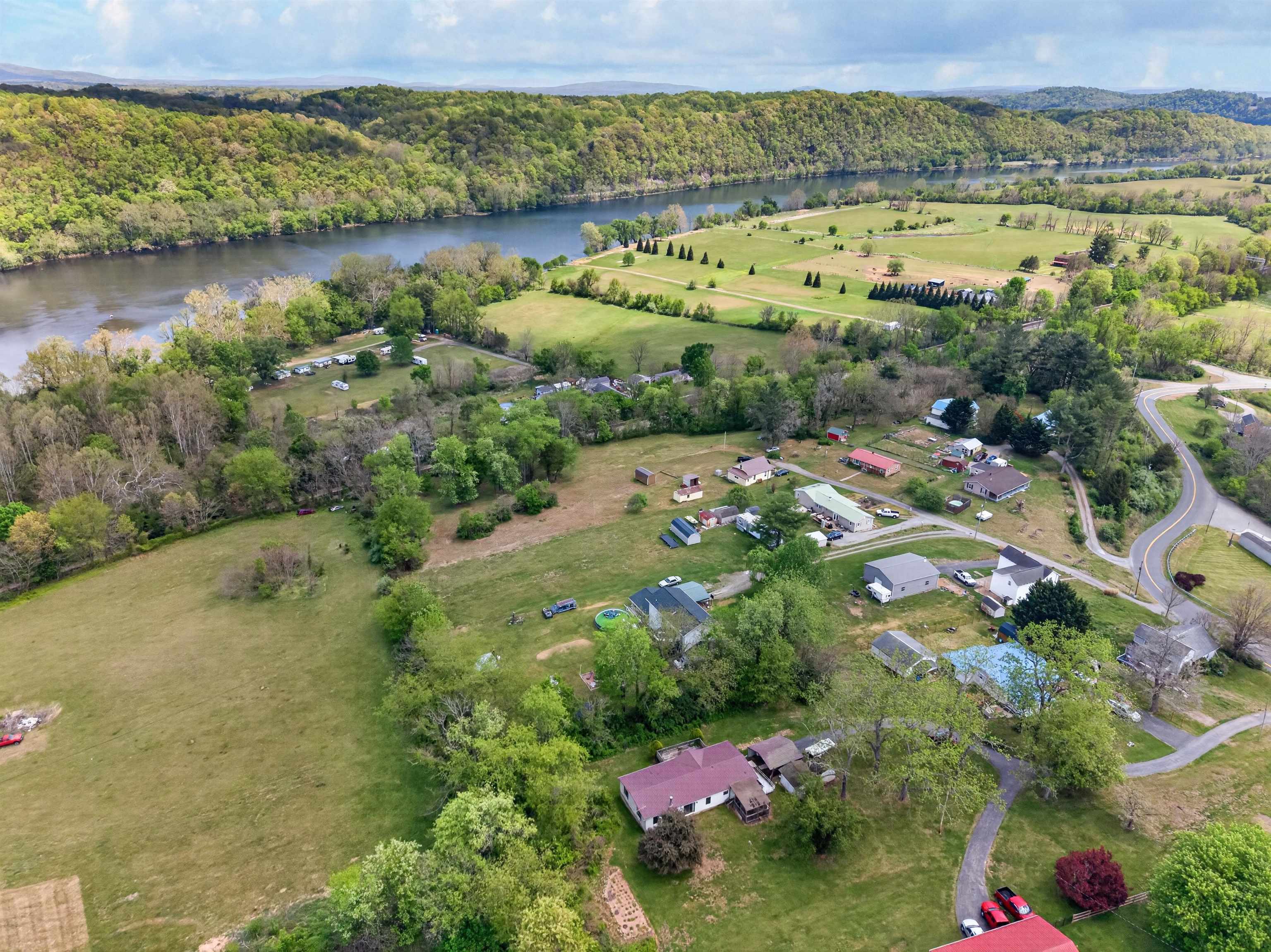 6135 Parrott Mountain Road Parrott VA 24132