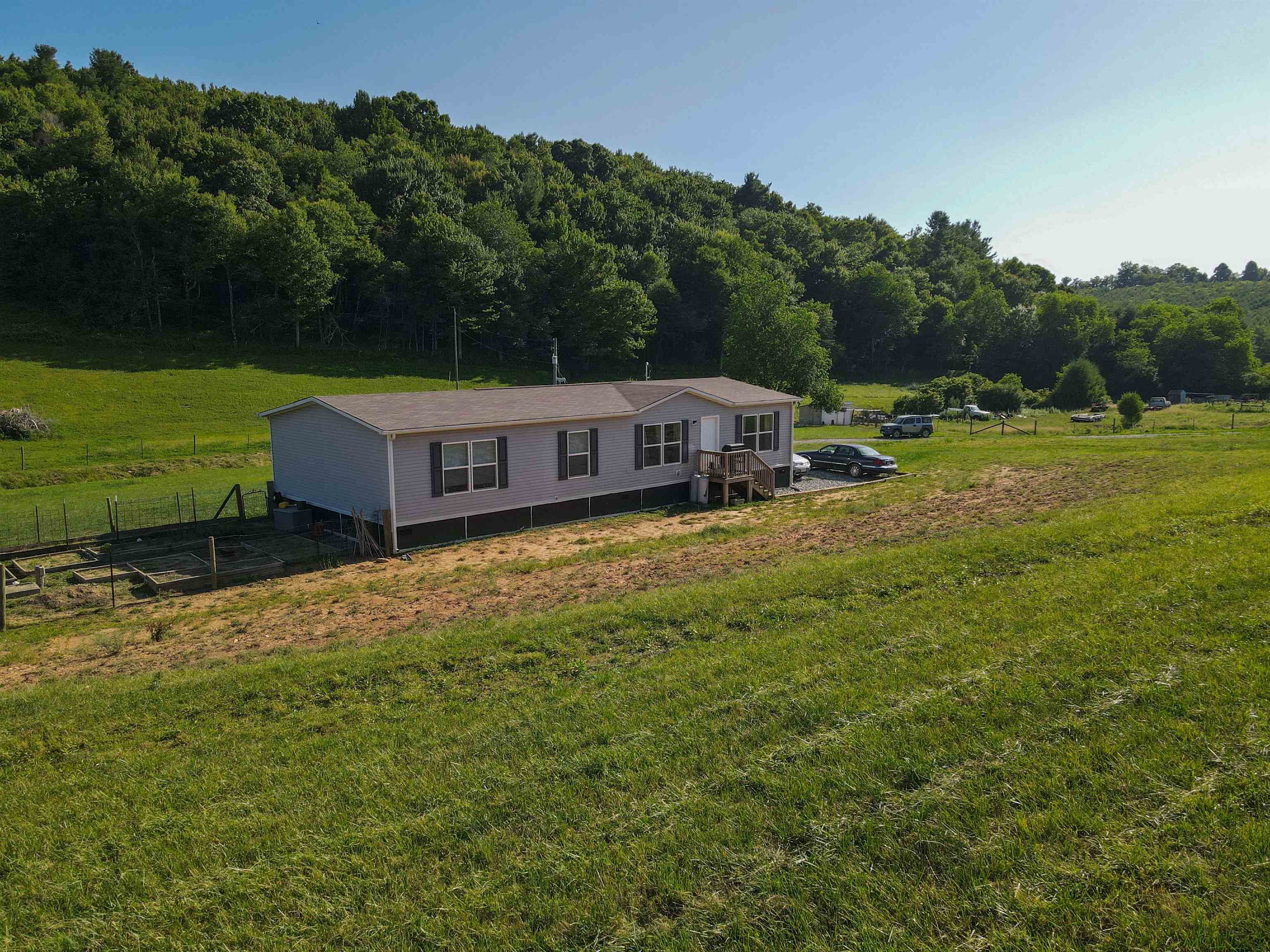 595 Emmanuel Road SW Willis VA 24380