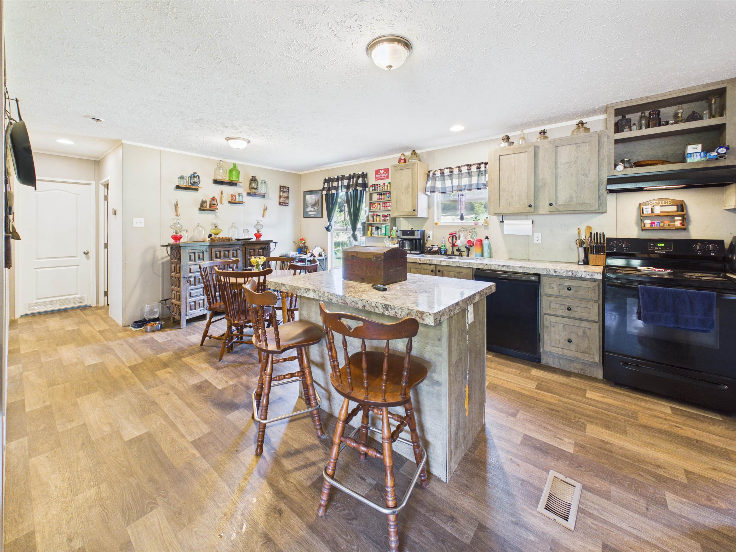 595 Emmanuel Road SW Willis VA 24380
