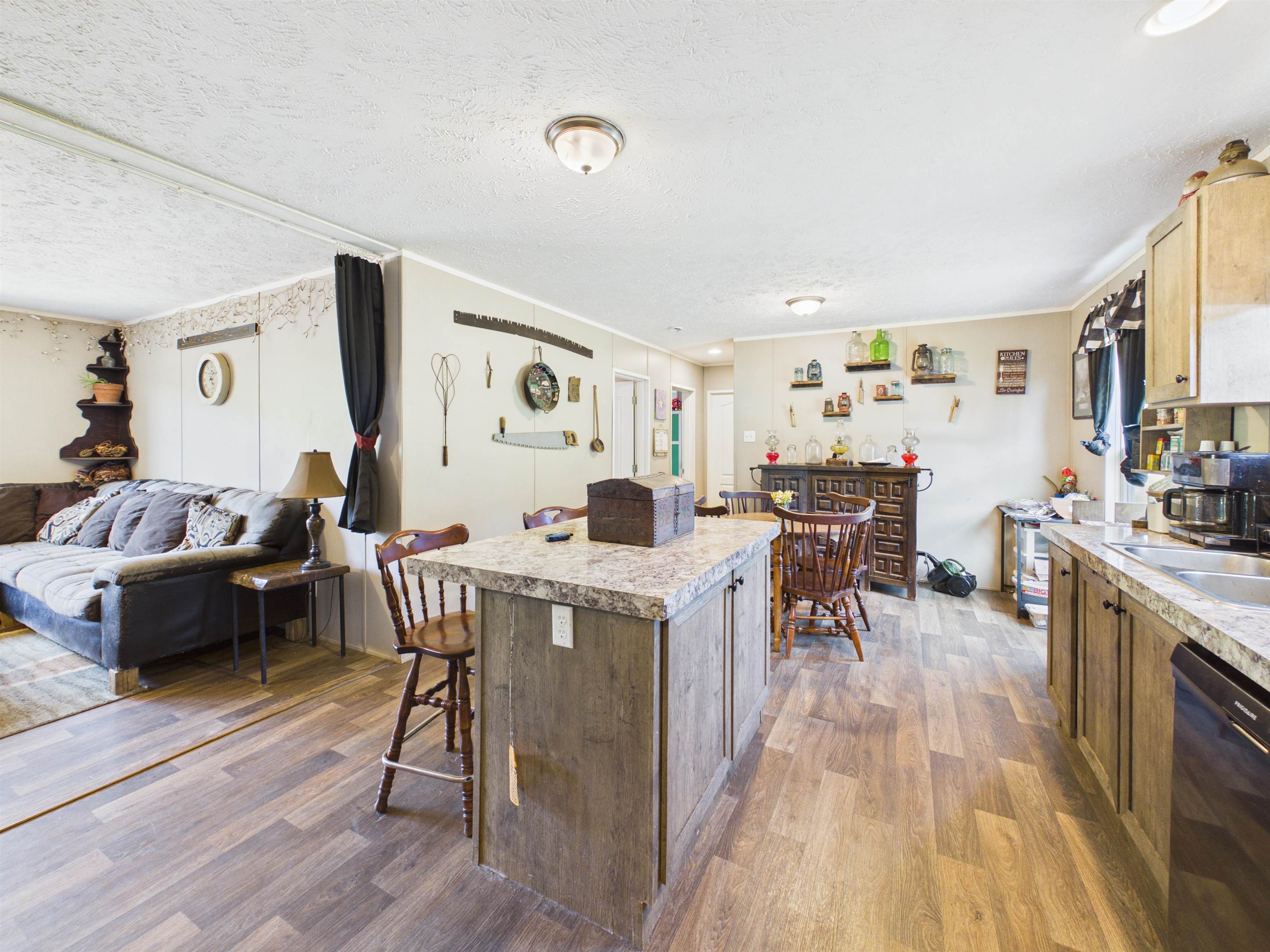 595 Emmanuel Road SW Willis VA 24380